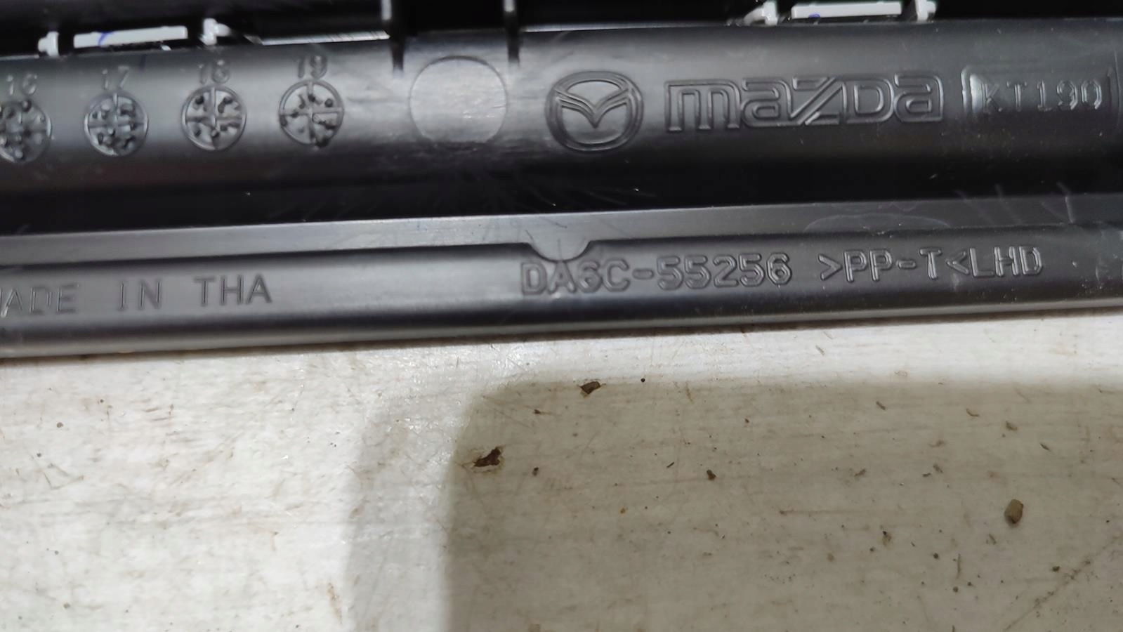 lista dekor deski Mazda 2 DJ /DL lift