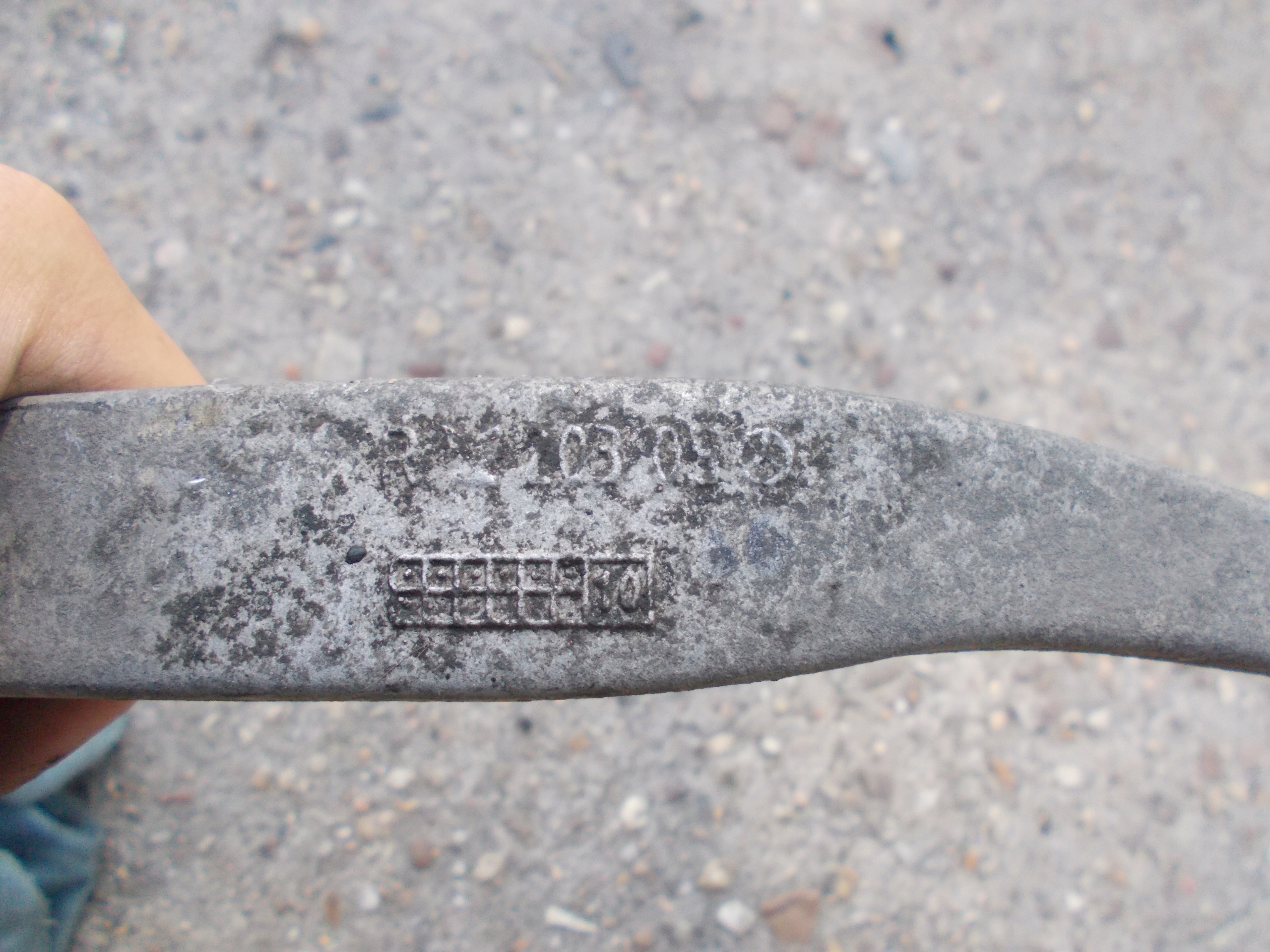 MERCEDES W204 2.2 CDI 11R arm left front