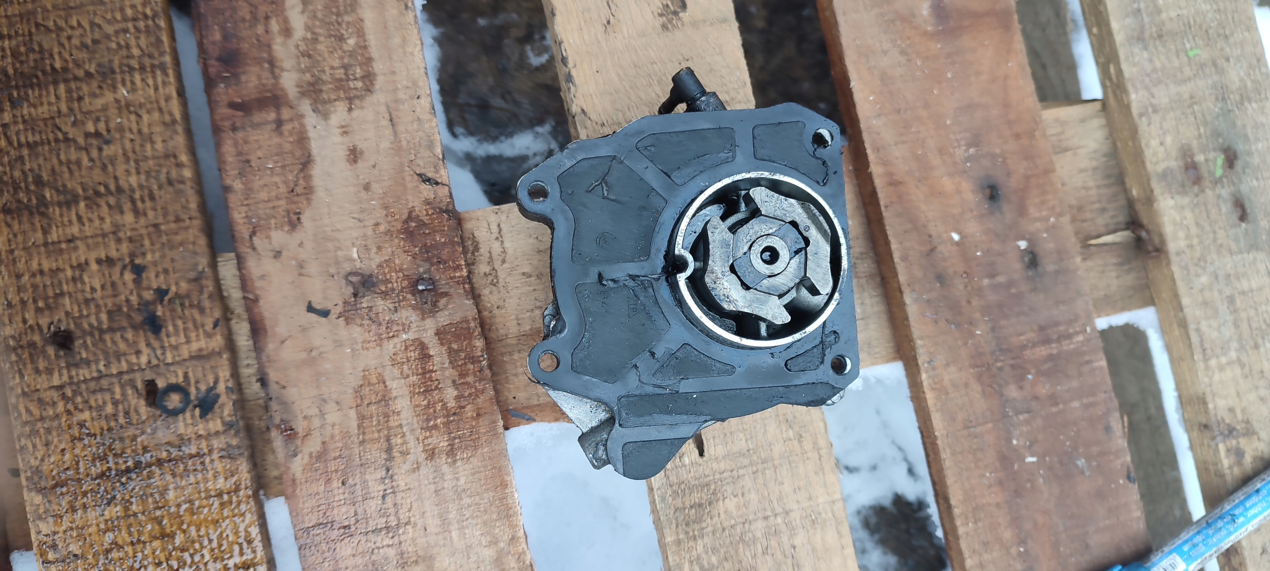pump vacuum opel insignia a 2.0