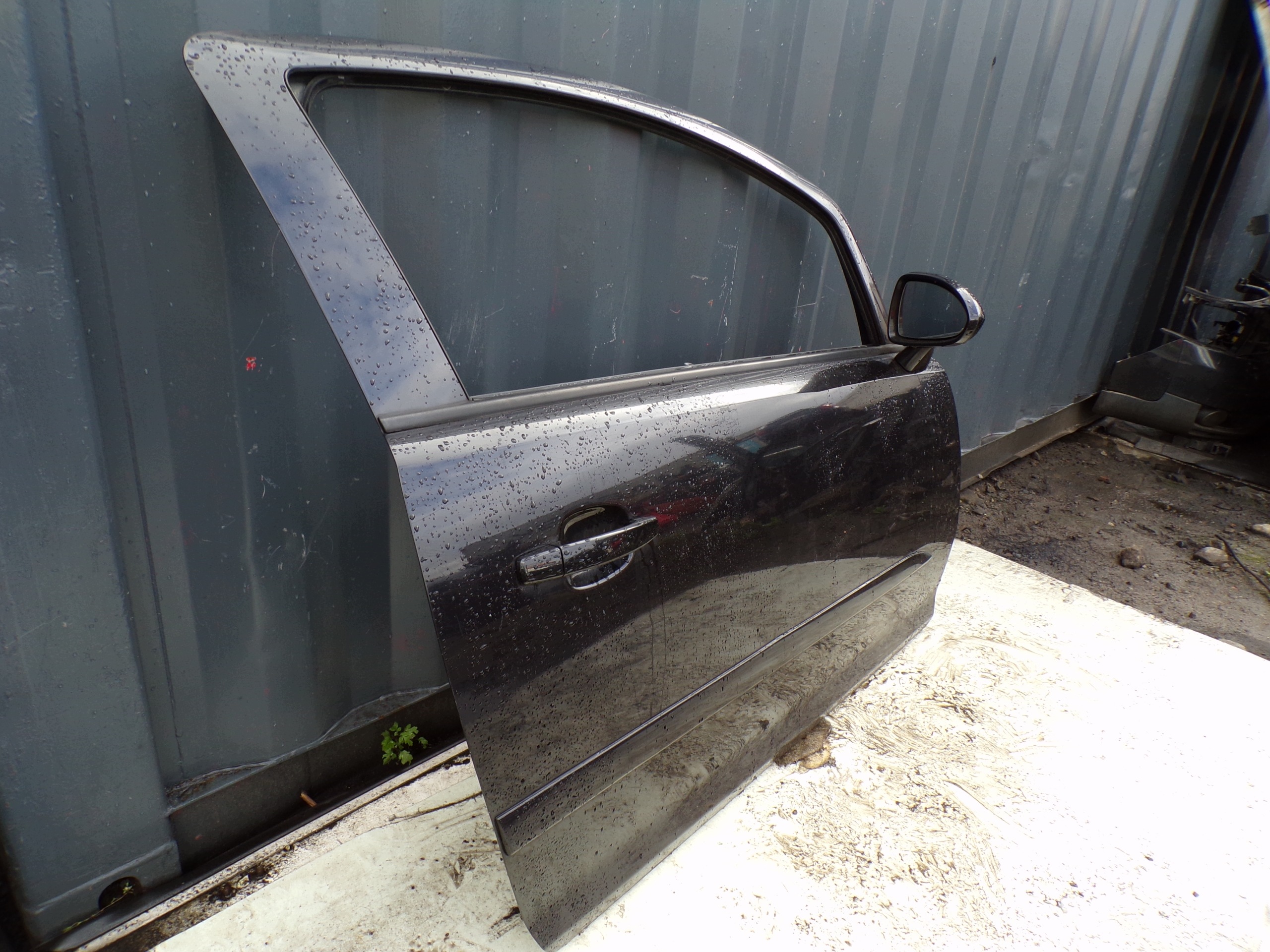 tür rechts vorne OPEL CORSA D 3D farbe Z20R komplet