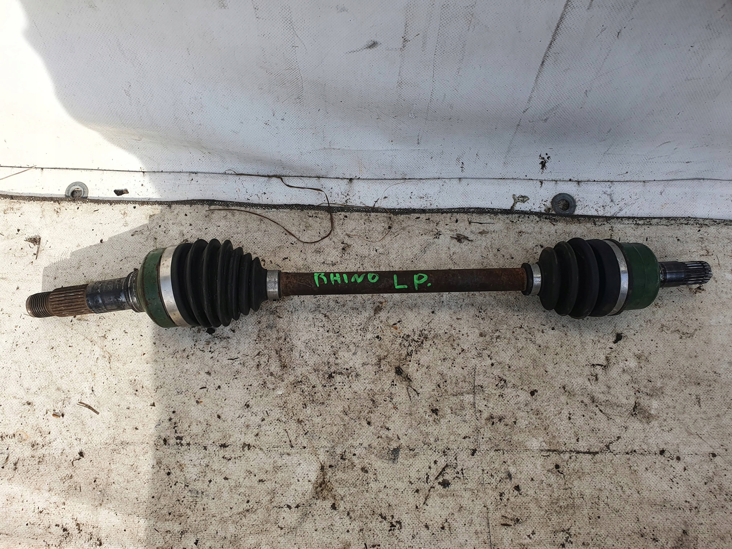 YAMAHA RHINO PÓŁOŚ PÓŁOŚKA LEWY PRZÓD PRZEDNIA