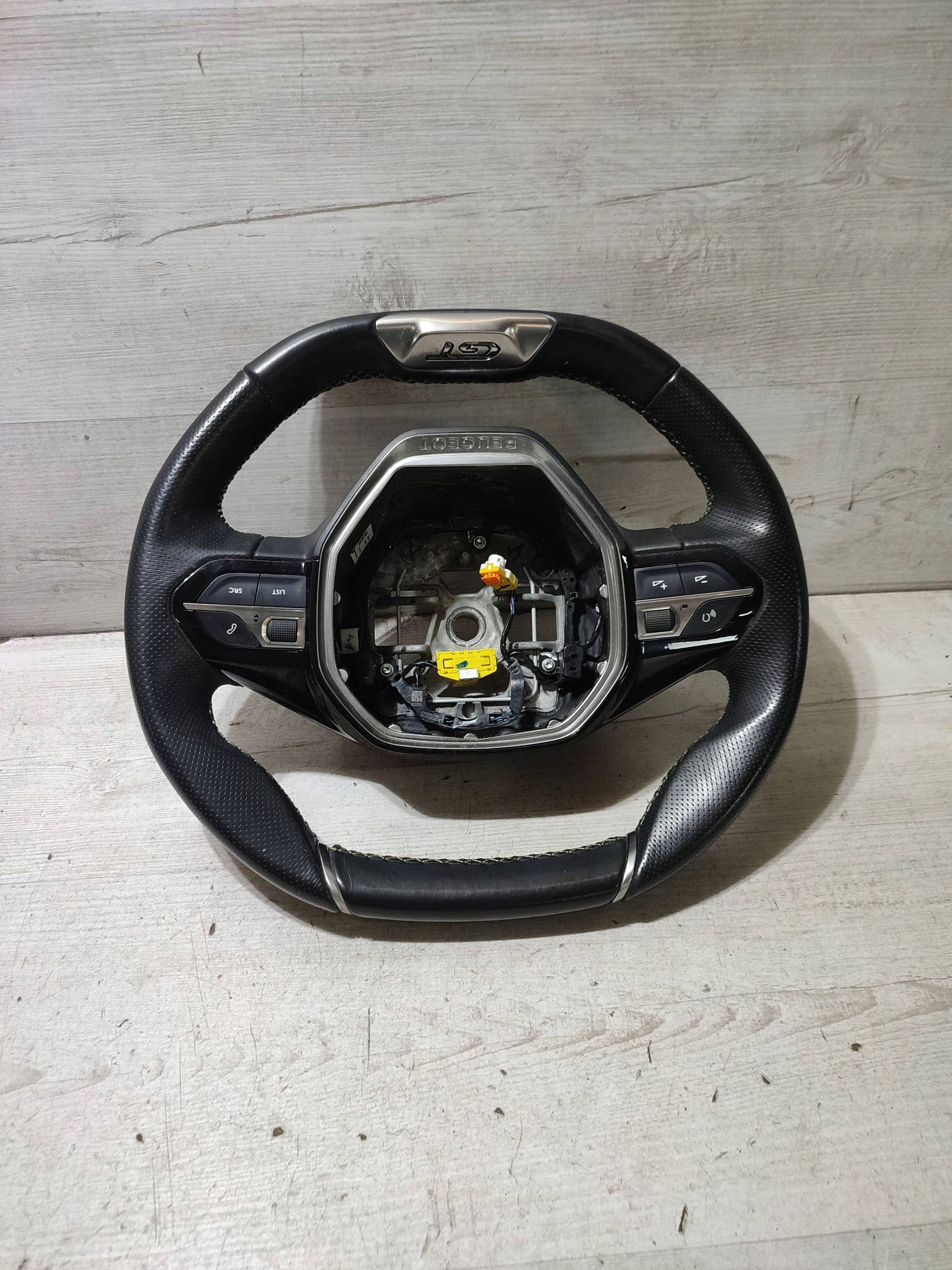 Peugeot 2008 II 2020 lenkrad