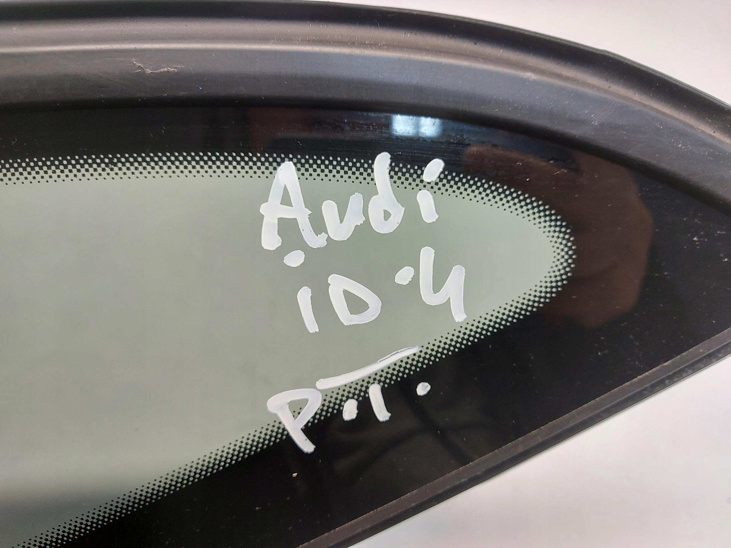 VW ID4 11A , 2024r SUV 5D window bodywork right rear part