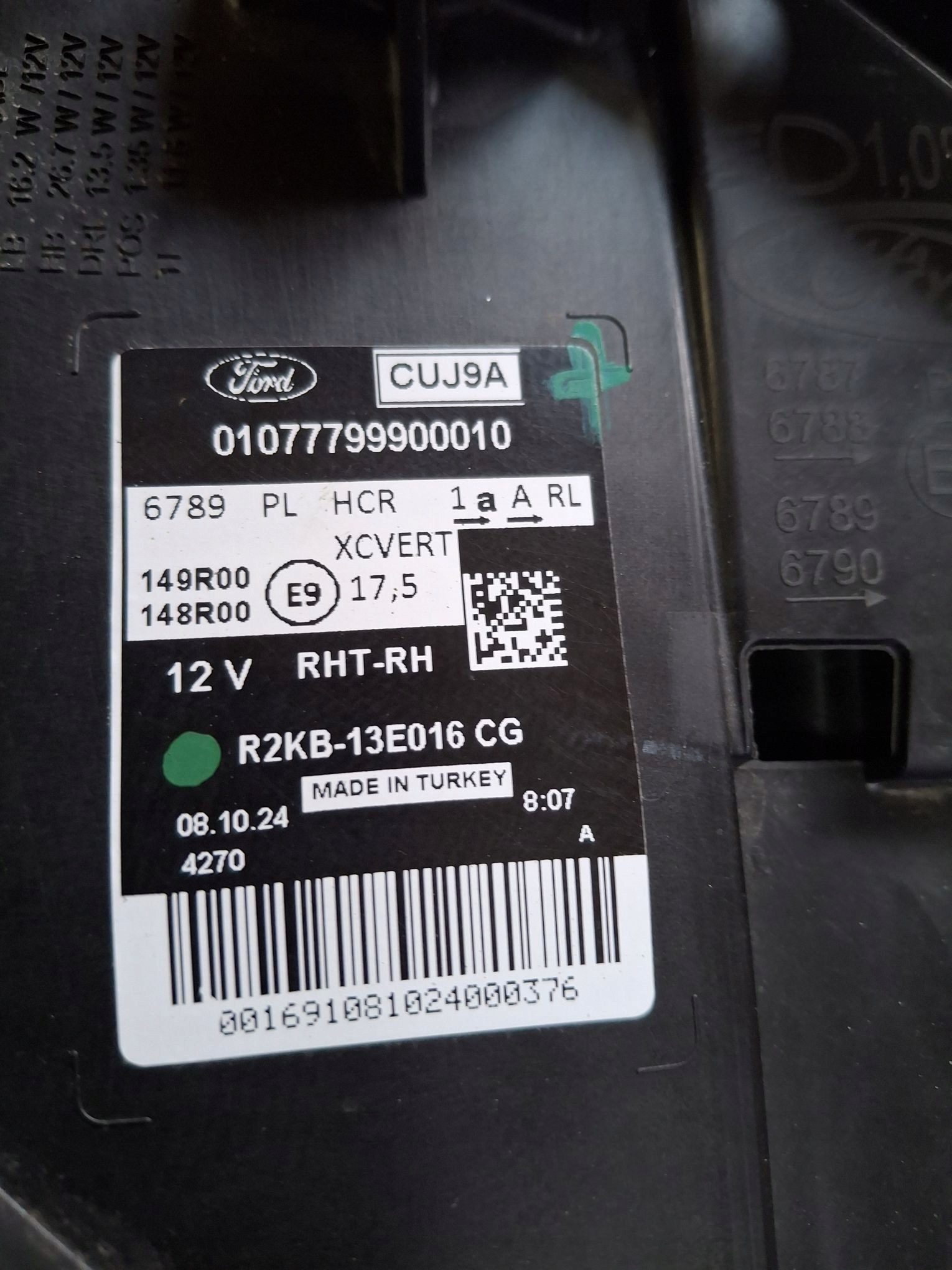 svetlo pravá predná FULL LED FORD EXPLORER EV 2023R->