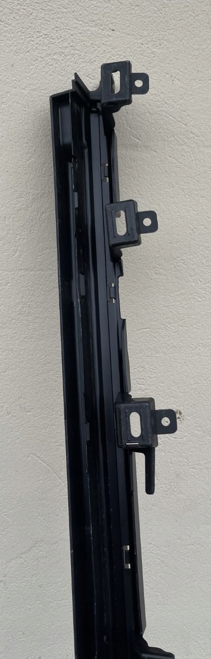 LPA360 BMW 7 G70 2022- moulding threshold left 9880327
