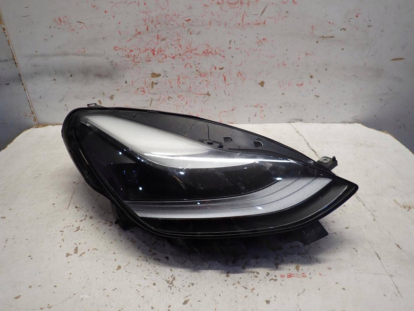 light front front right TESLA 3 2017- FULL LED 1514953-00-D