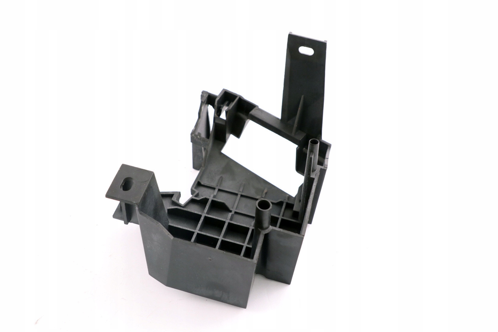 BMW E83 X3 кронштейн защита ремня багажника правый