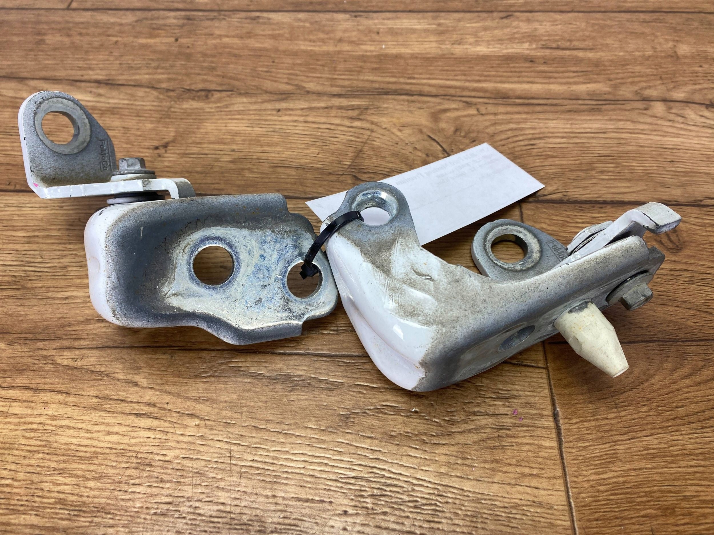 hinge door left Ford Mustang VII MK7 2024+