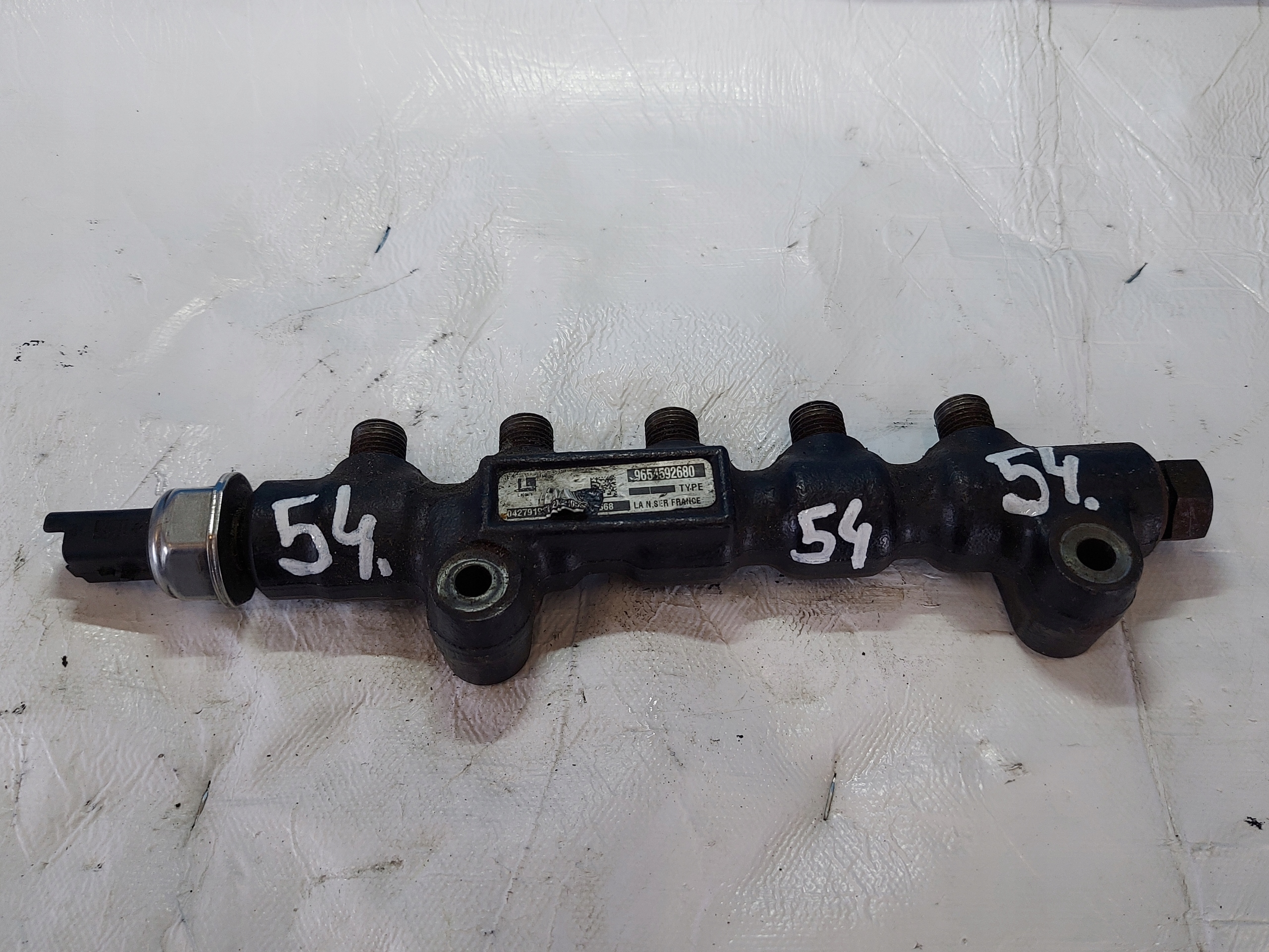 Rampe injection CITROEN C2 1.4 HDI 9654592680