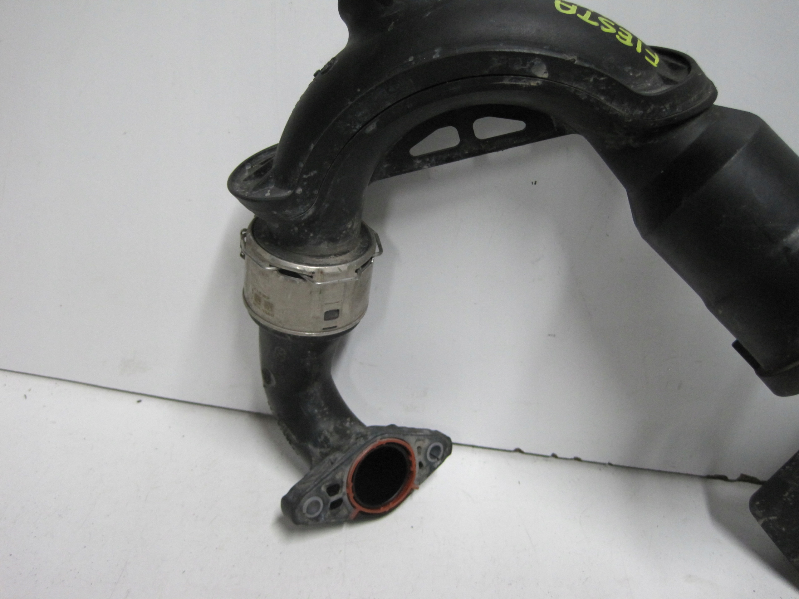 intake air pipe FORD FIESTA MK8 1,0I