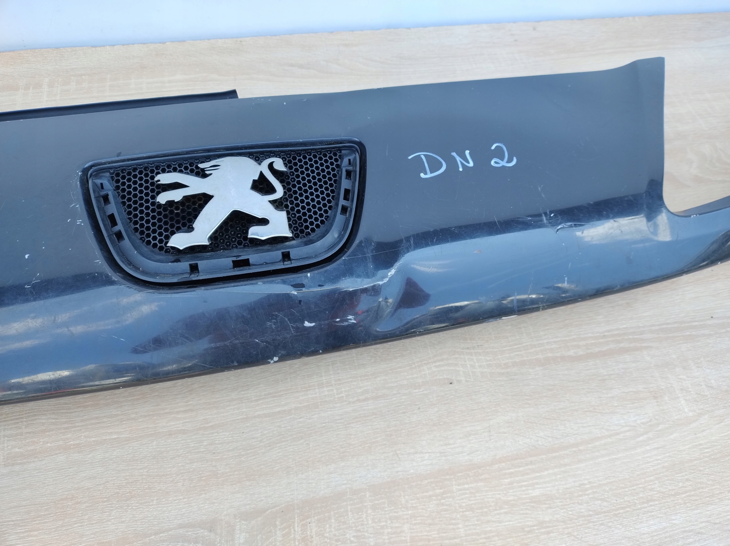 PEUGEOT 1007 front PREKLADgrill moulding below lights upper bumper front