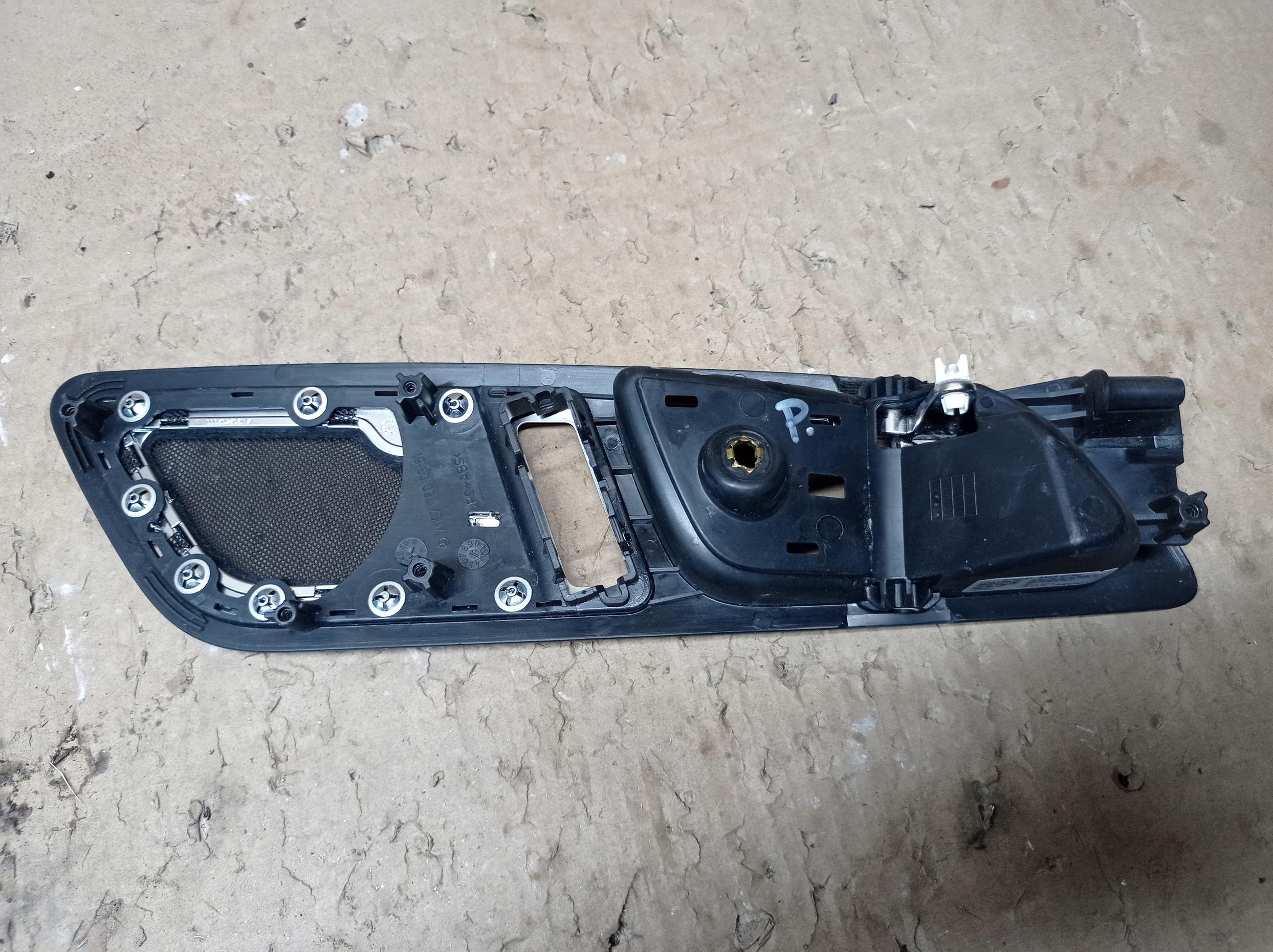 KLAMKA MASKOWNICA PRAWA MERCEDES W197 SLS AMG Typ samochodu Samochody osobowe