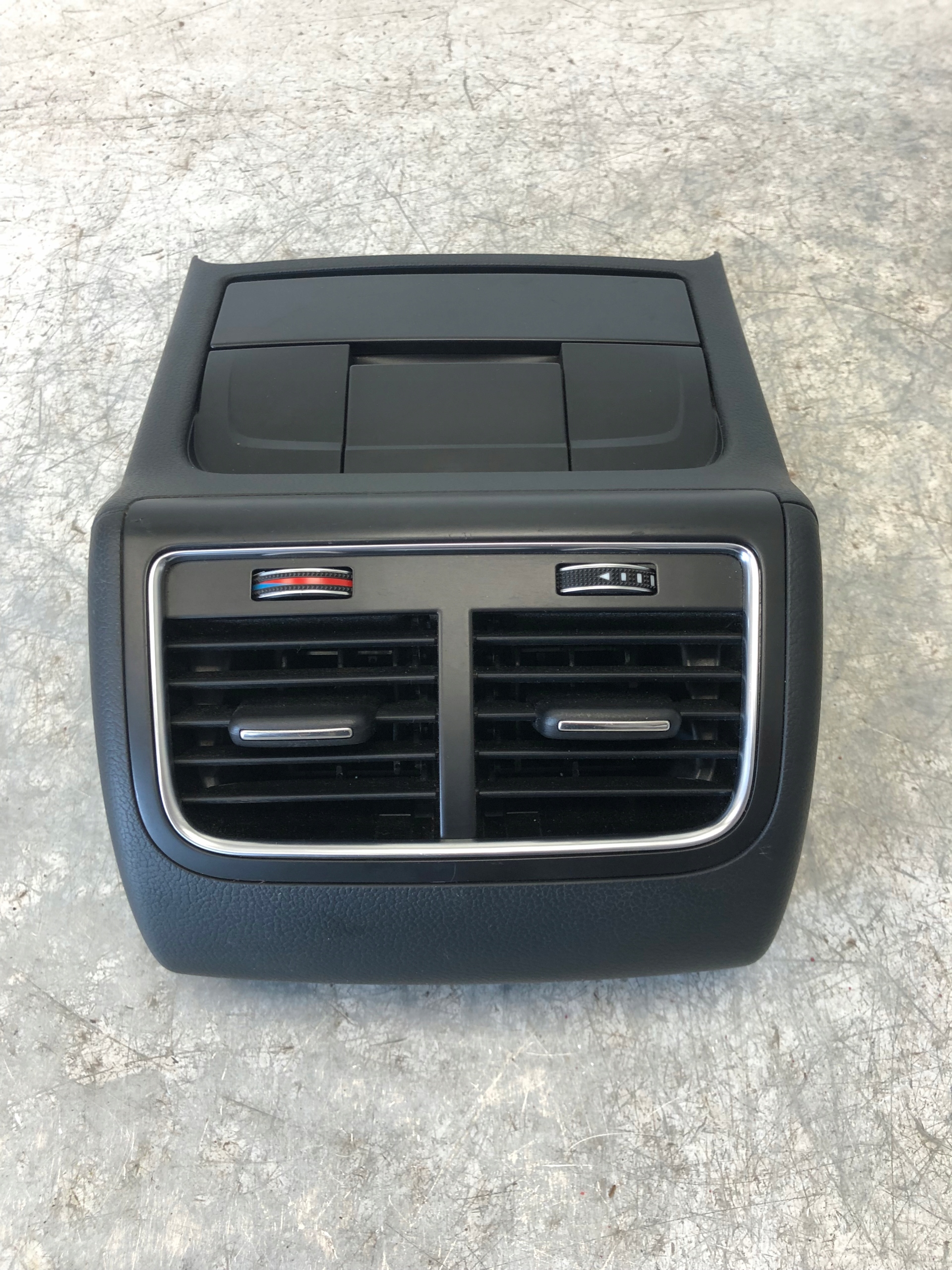 grid air conditioning devices rear part AUDI A4 B8 LIFT 8K0864376