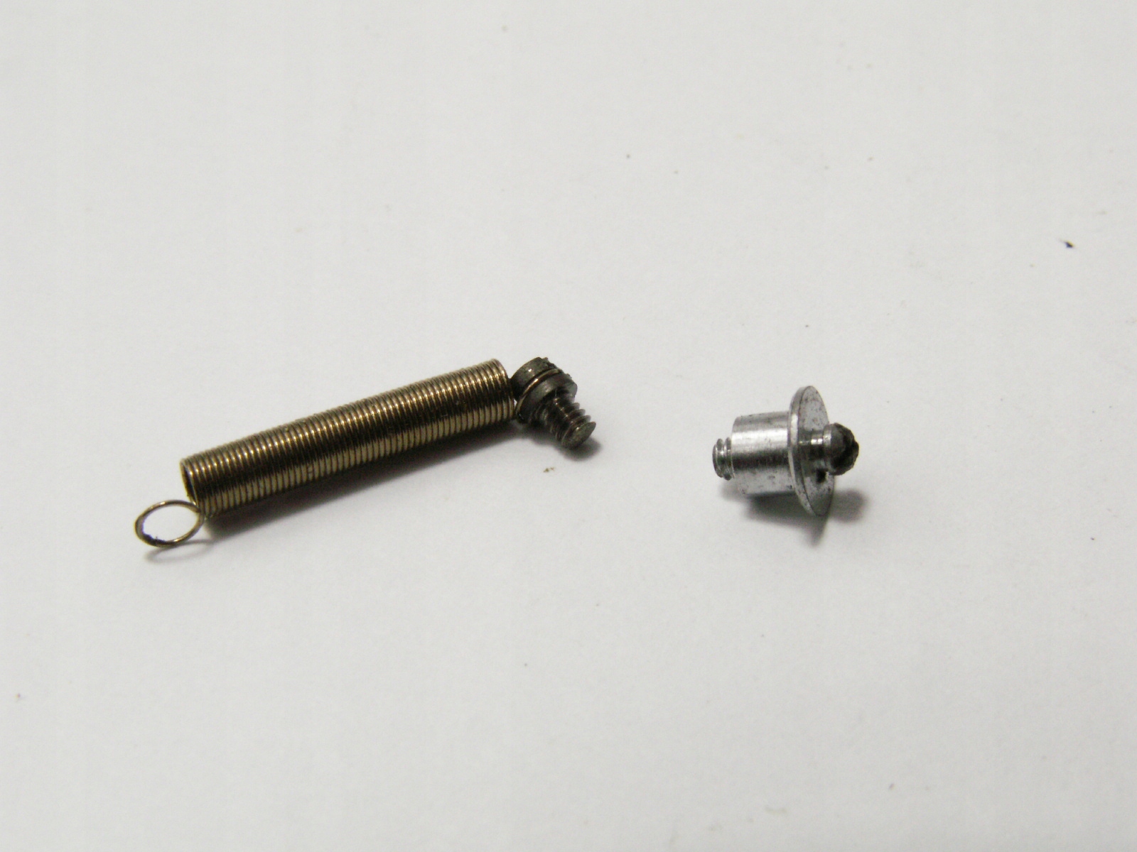 MAMIYA C330: sprężynka powrotna spustu UNIKAT! Marka Mamiya