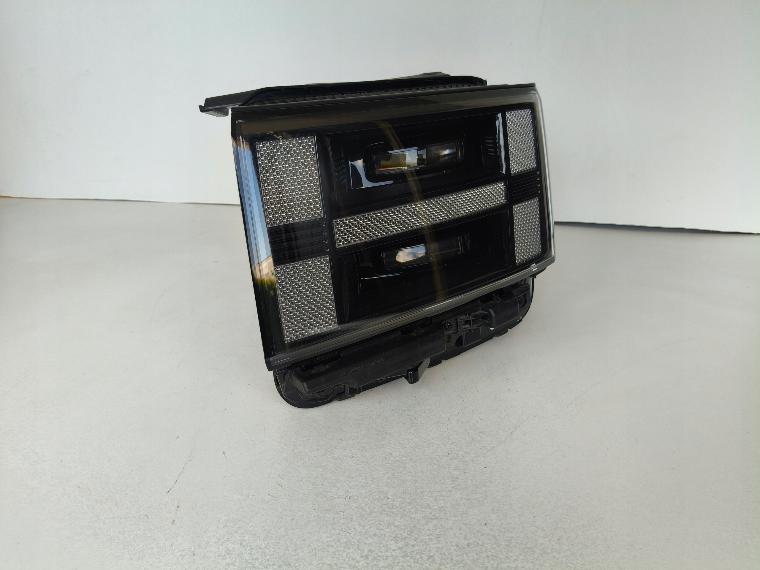light left REFLEKTOR HYUNDAI SANTA FE V 23- FULL LED
