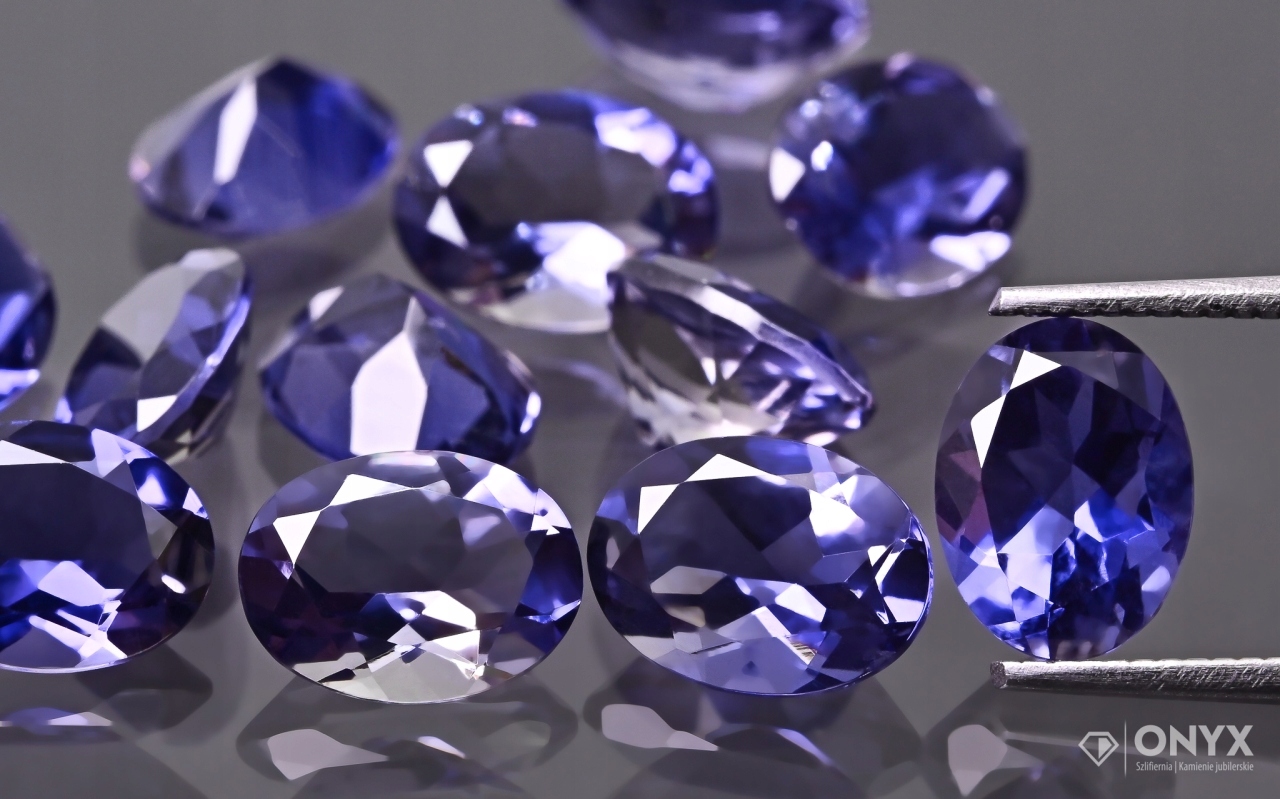 Iolit fasetovaný ovál 7x5 mm