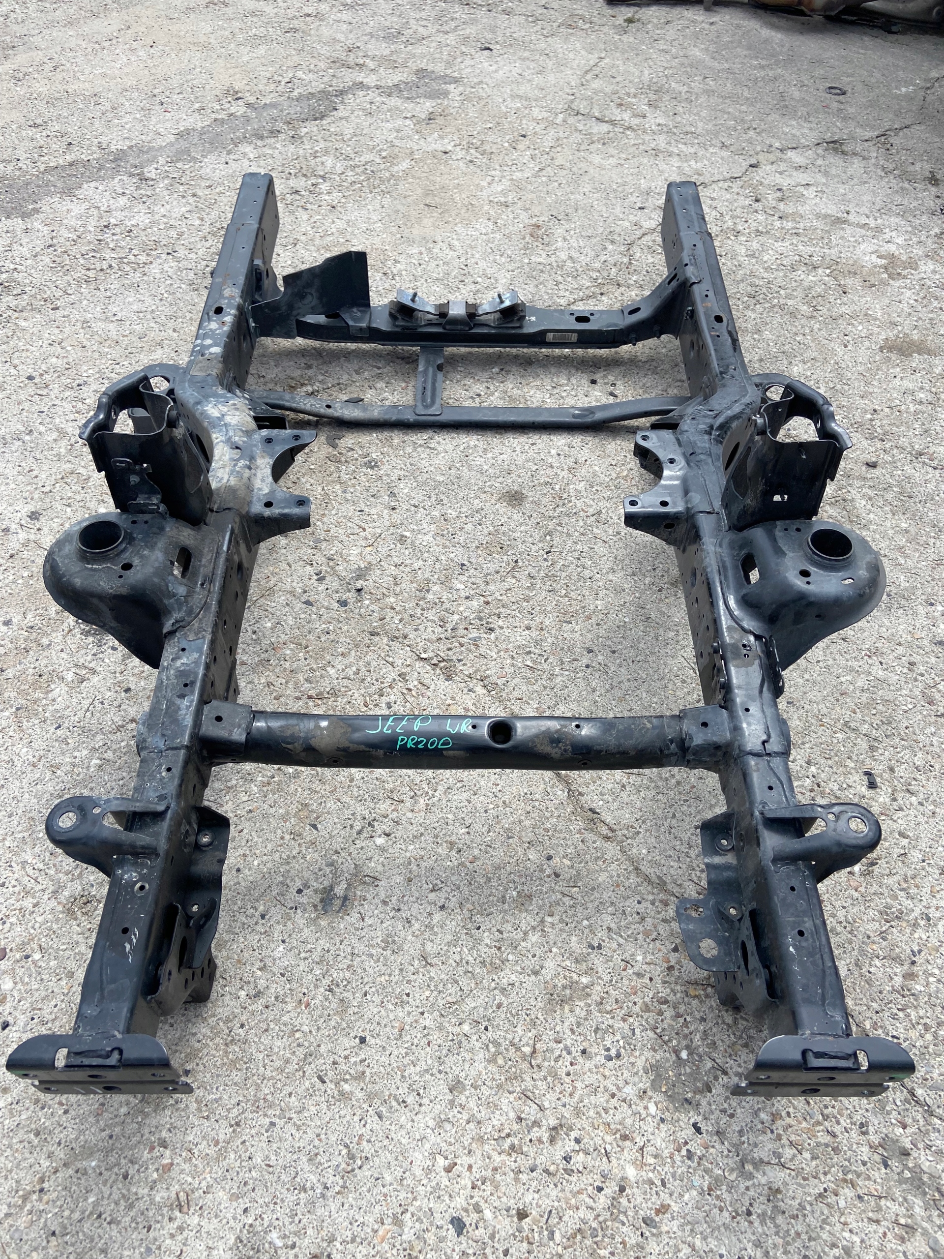 RAMA ĆWIARTKI STREFY ZGNIOTU RAMA PRZÓD JEEP WRANGLER RUBICON 2023R 2.0T