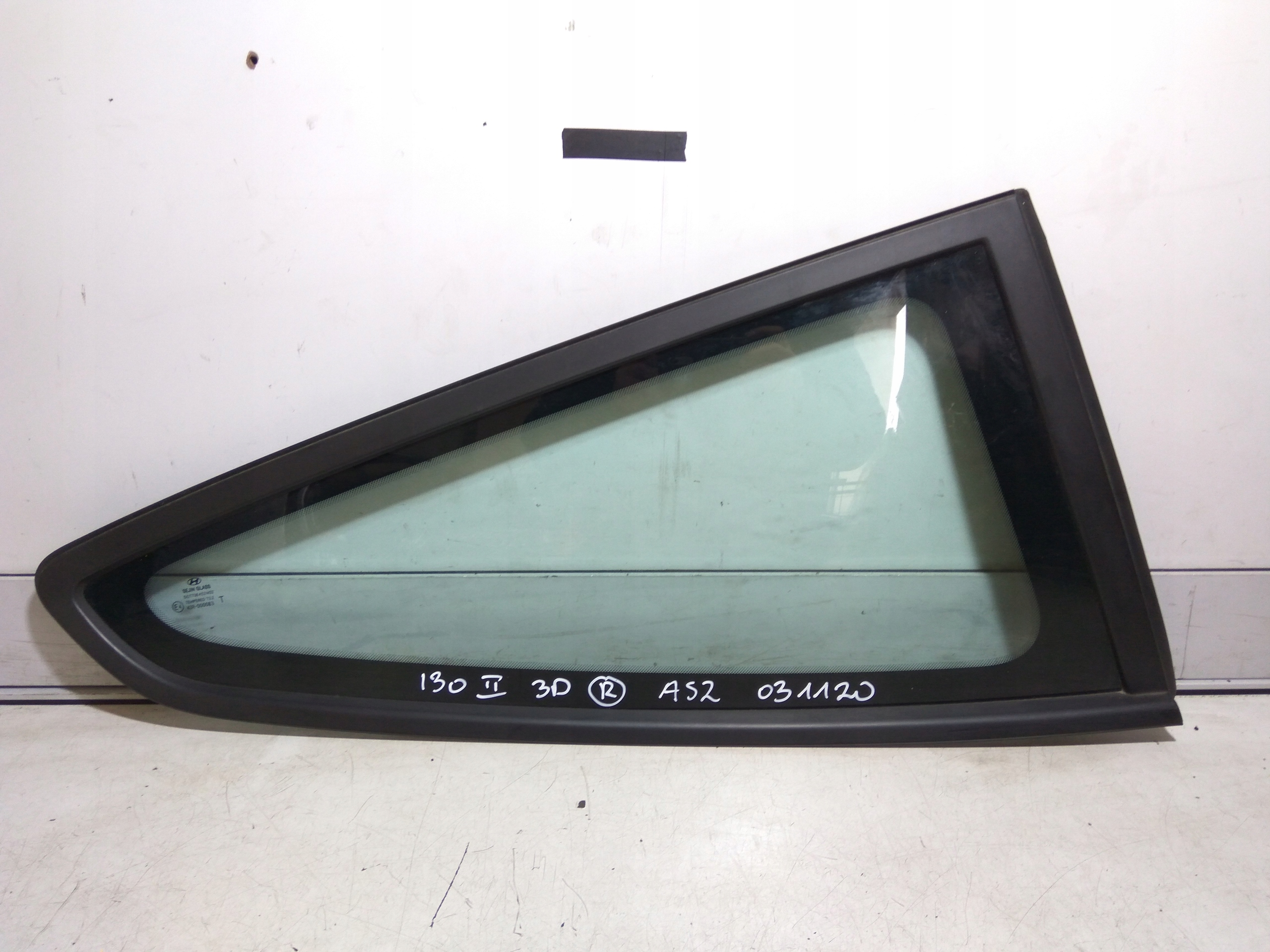 HYUNDAI i30 II 3D заднее правое стекло