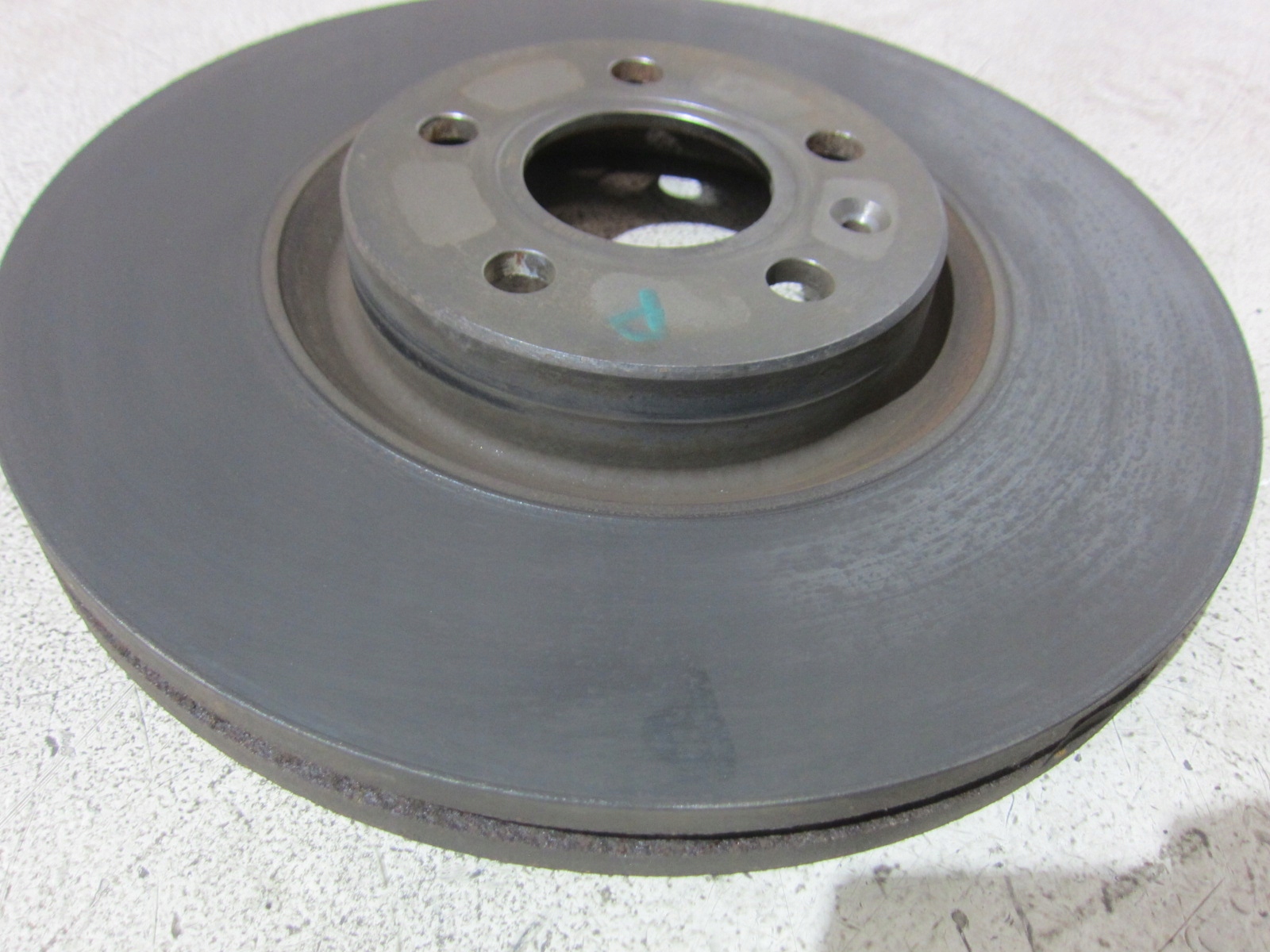 VOLVO XC40 II XC 40 2.0 T5 discs plates front front running board