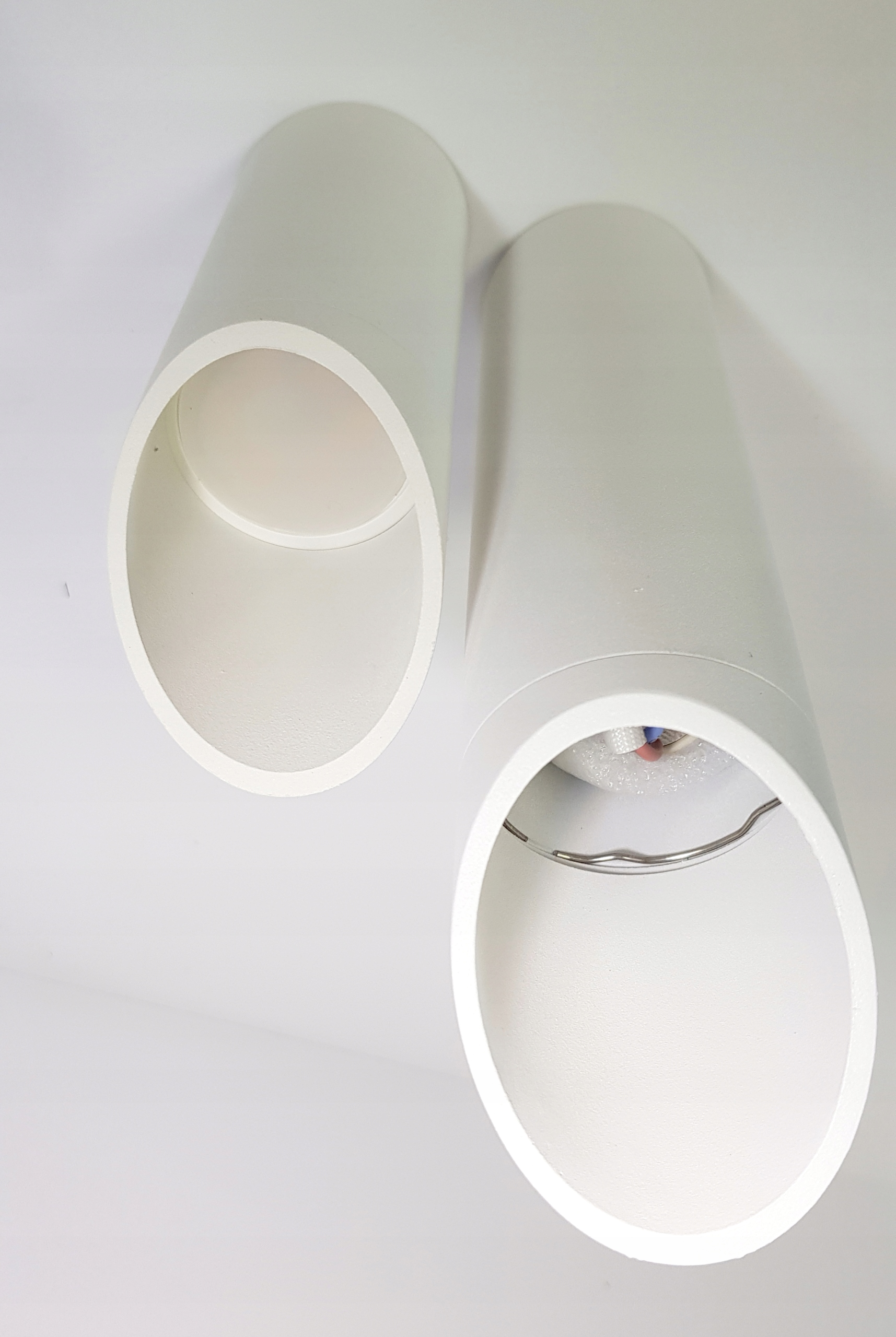 OPRAWA NATYNKOWA SKOŚNA Spot TUBA 22cm LED GU10 Kolor biały