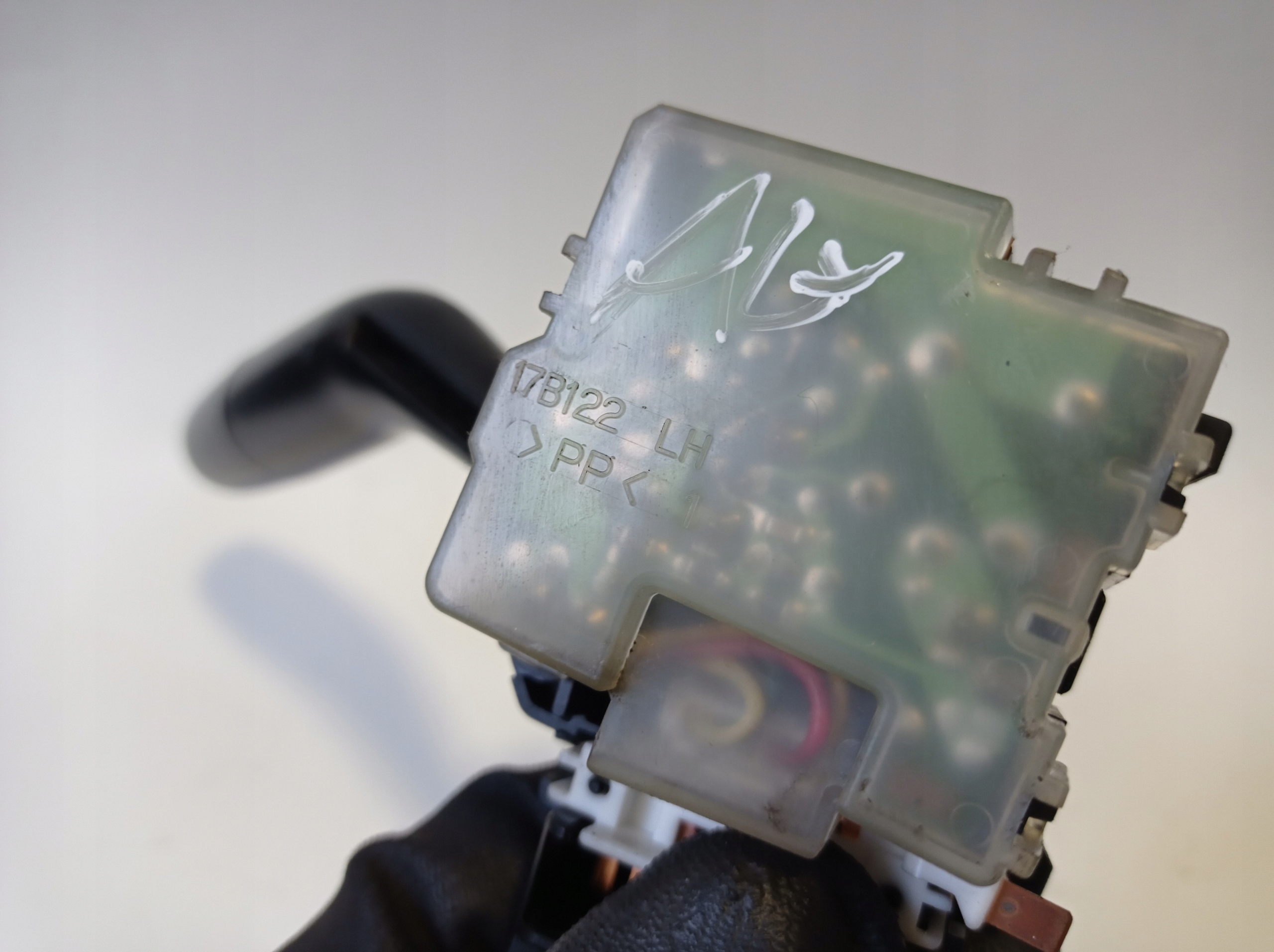 wiper control MAZDA 323F 17B122LH