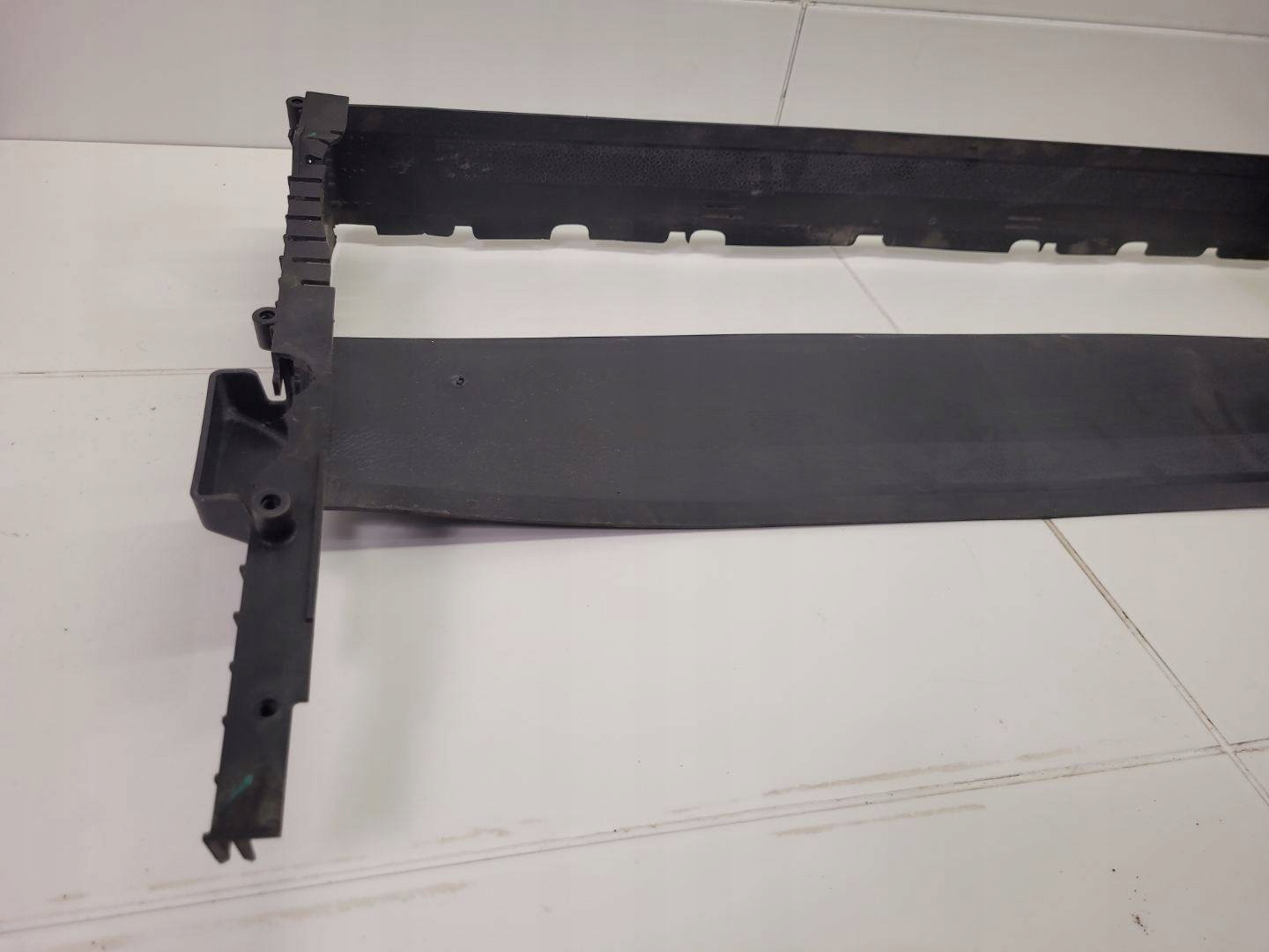 Mocowanie chłodnicy Land Rover Range Rover Evoque L538 facelift 2018 Producent części Land Rover OE