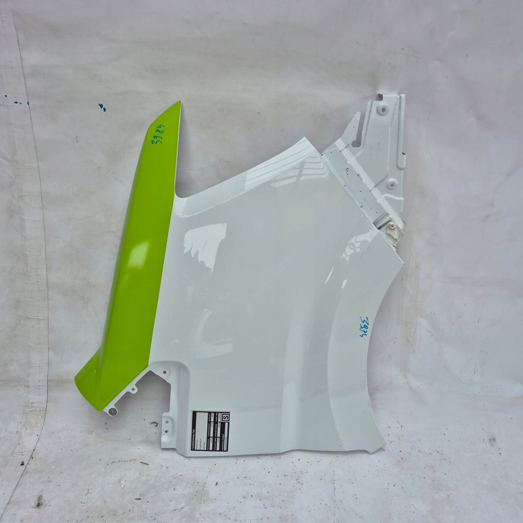 RENAULT MASTER IV 4 24- fender right front front 631126188R