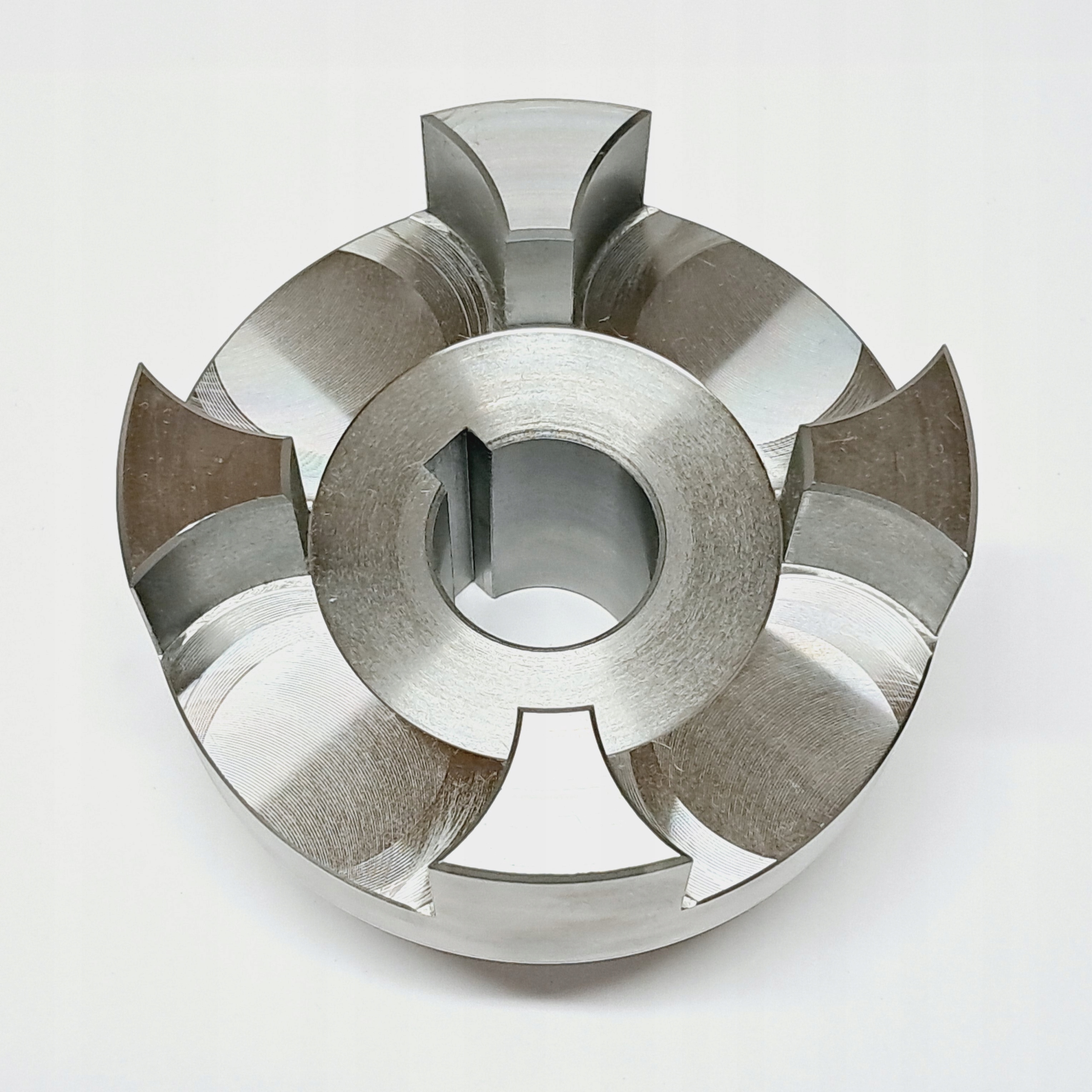 Spojka o průměru 105 mm s otvorem fi30 w8 polovina fi105 L140