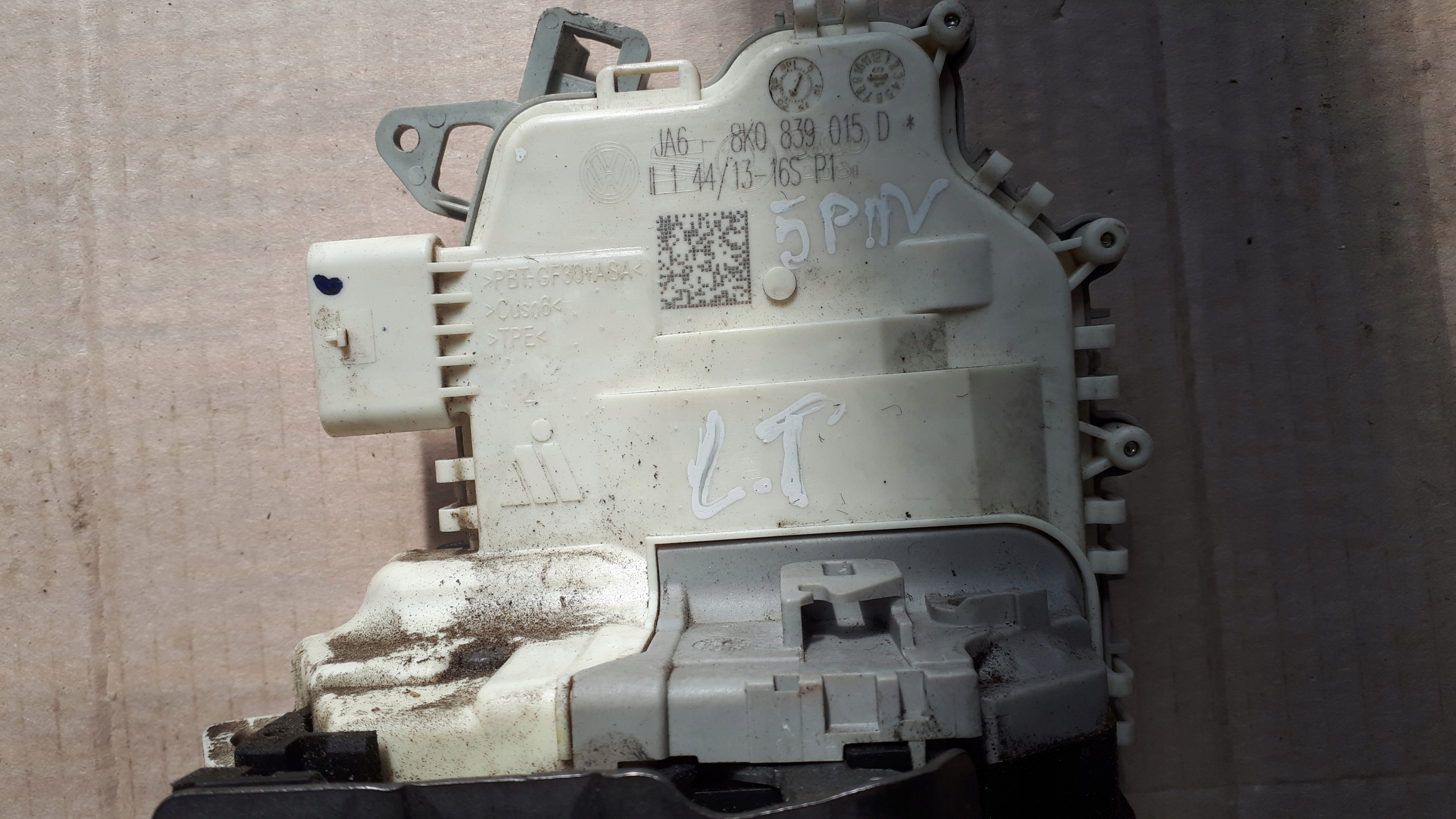 S4 B8 A4 lock door left rear part 8K0839015D A5 Q5
