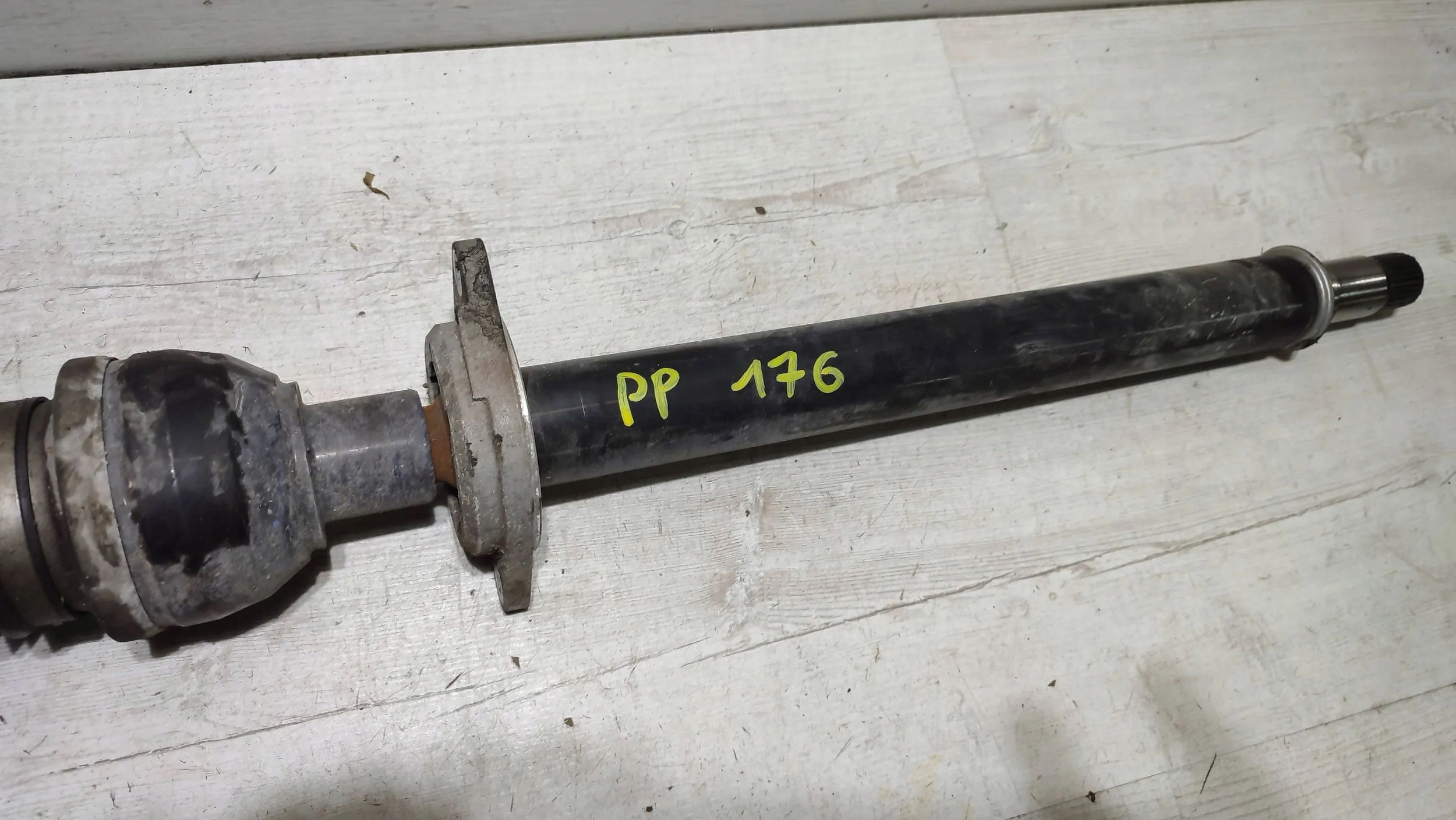 Mercedes-Benz A W176 2017 front side right semi-axis