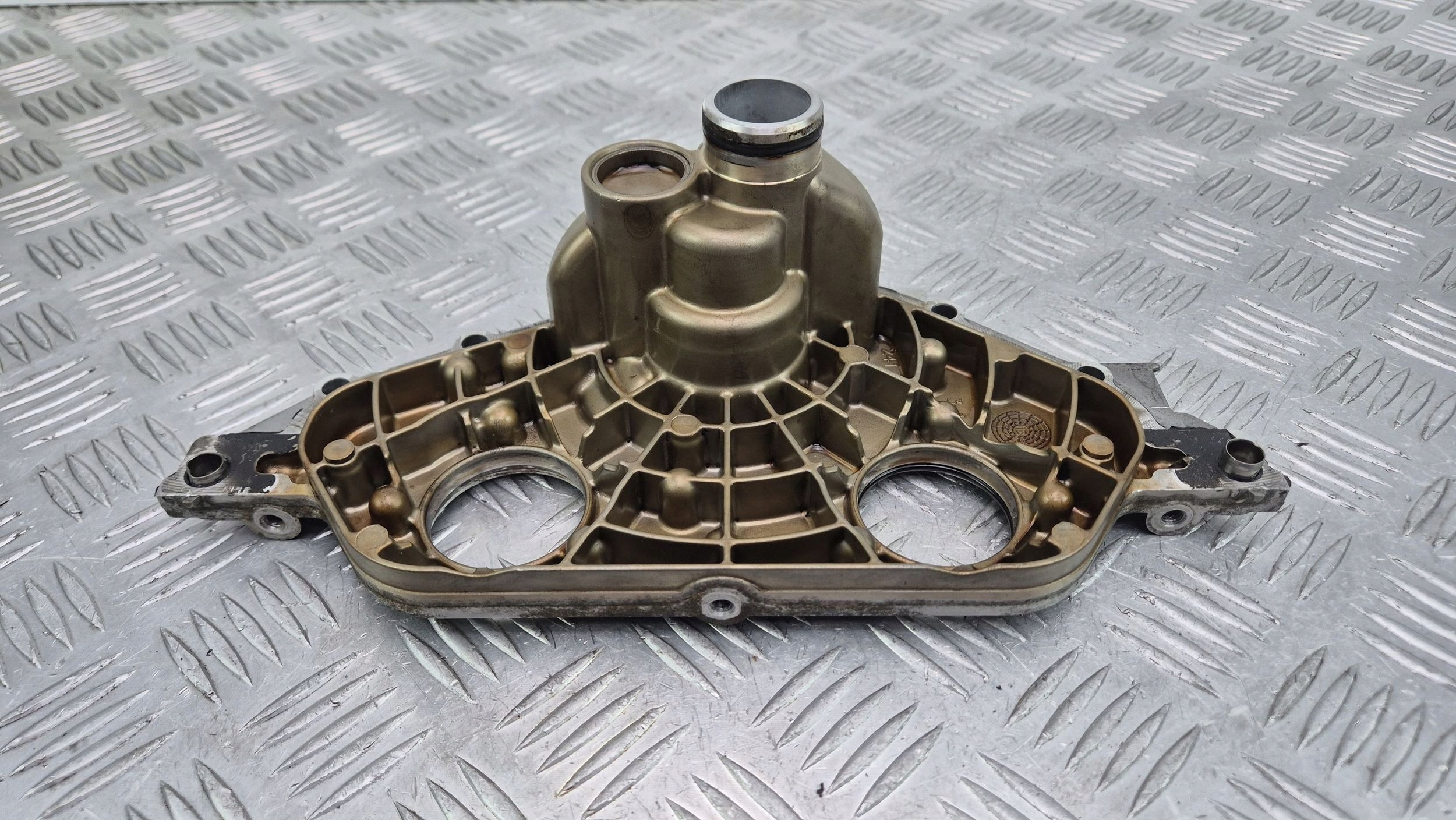 Couvercle carter distribution Mercedes E250 CGI W212 A2710161406 M271.860