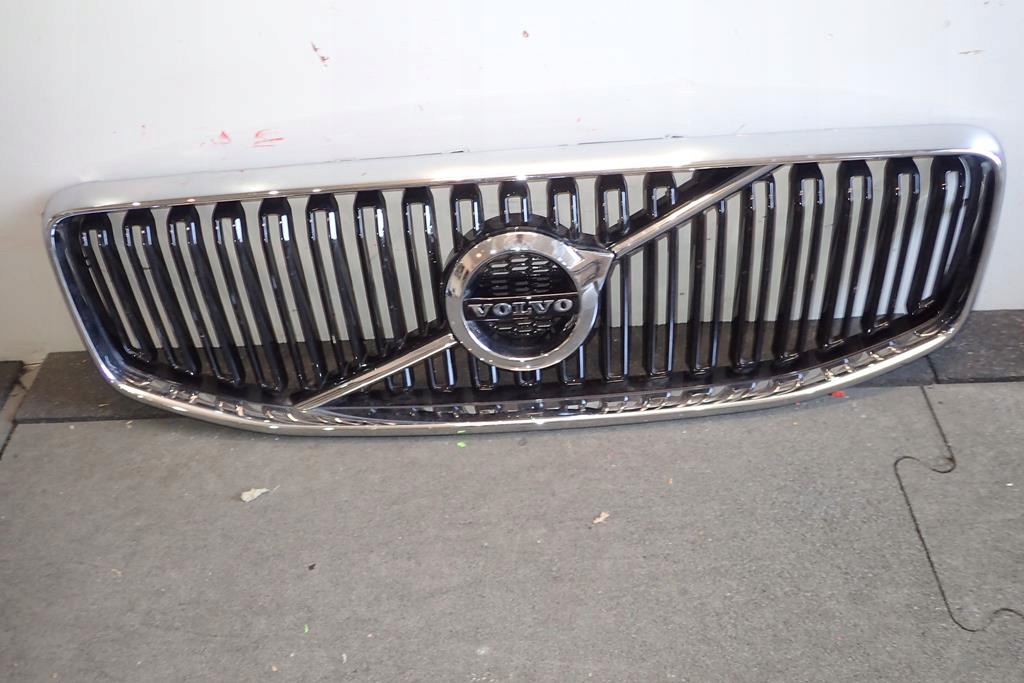 Grill VOLVO XC60 II 17- 31479494