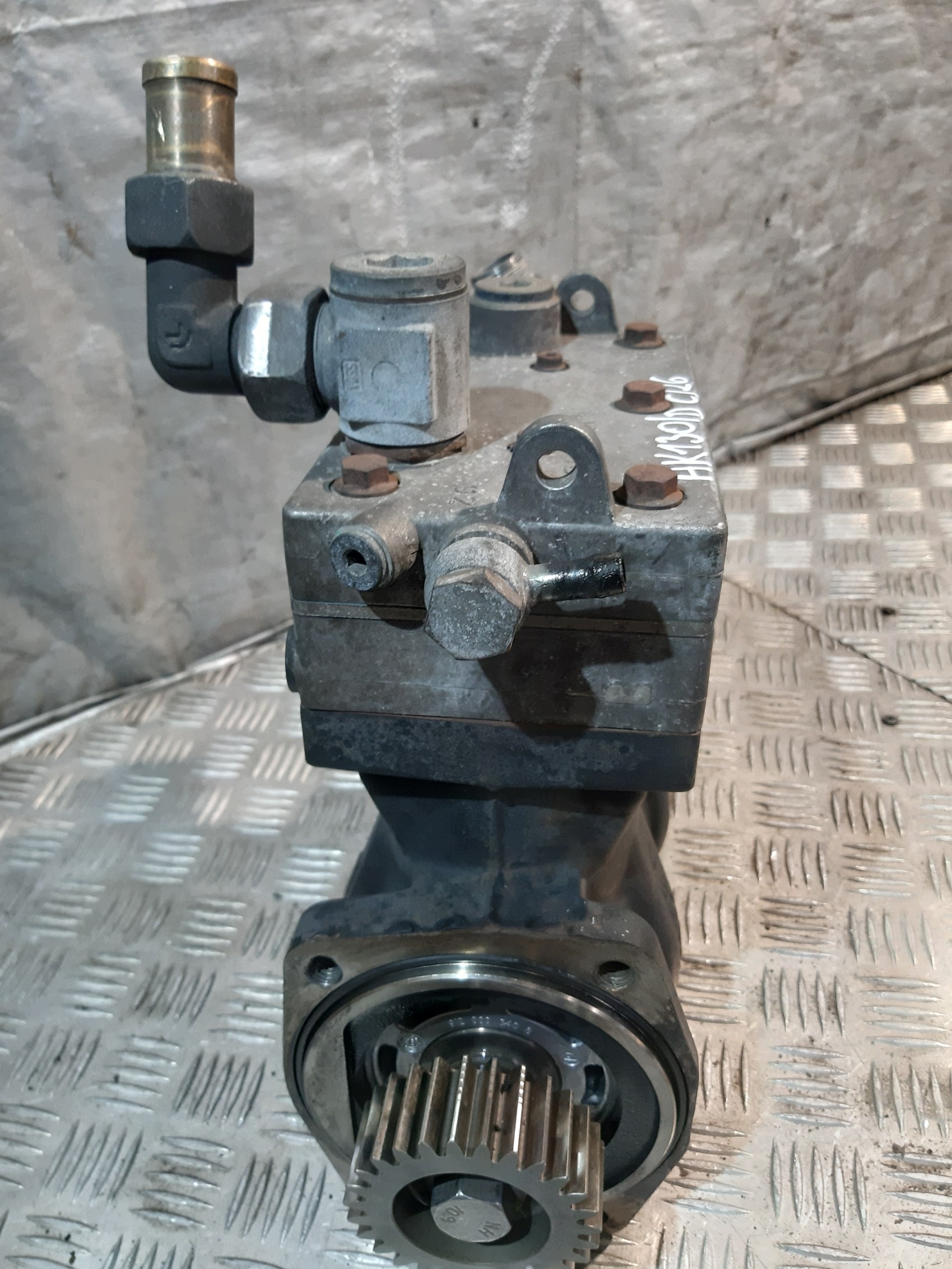 WABCO compressor; air 912 518 207 0