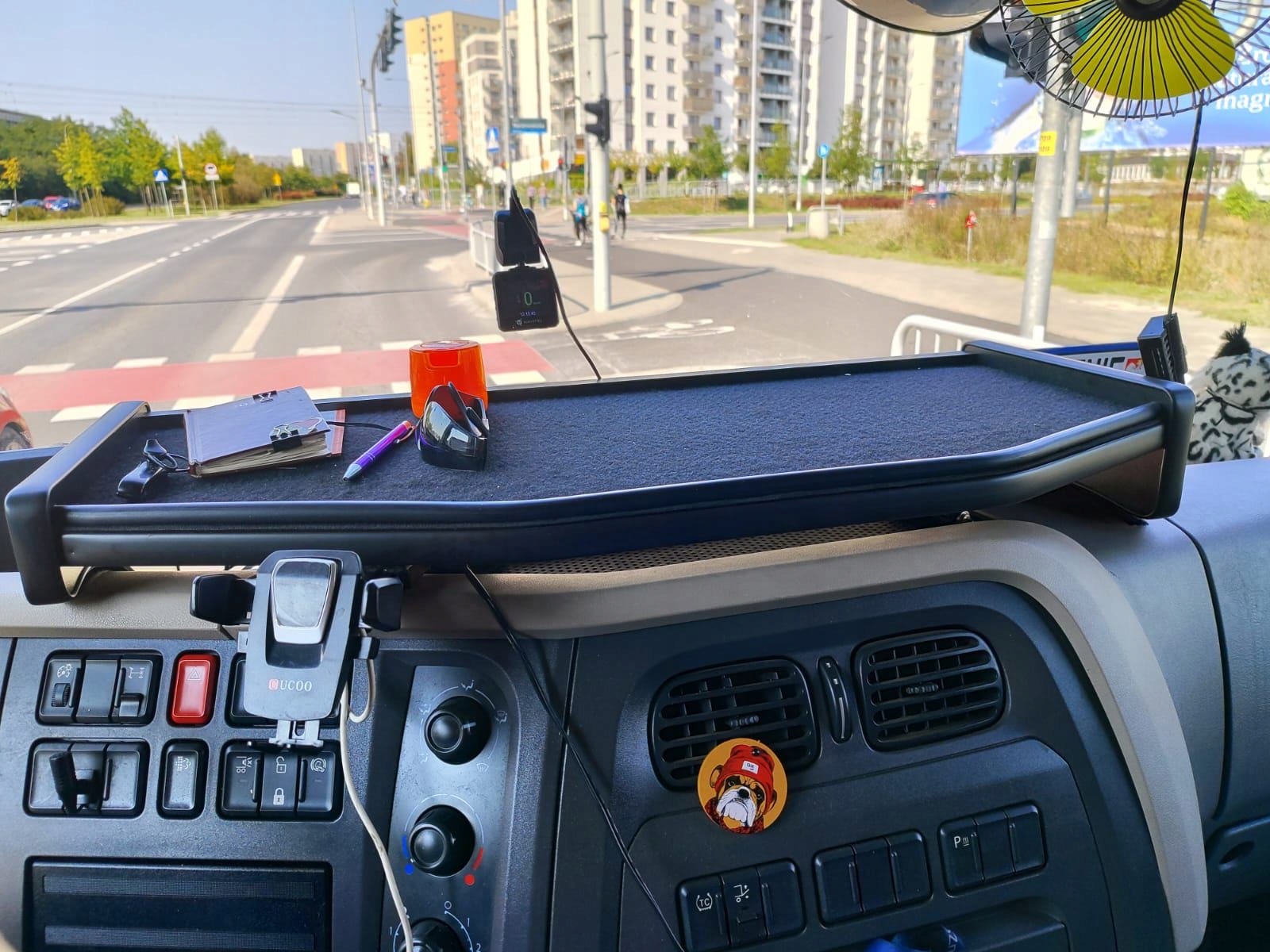 Polička Stolek na kokpit Daf Lf po roce 2014