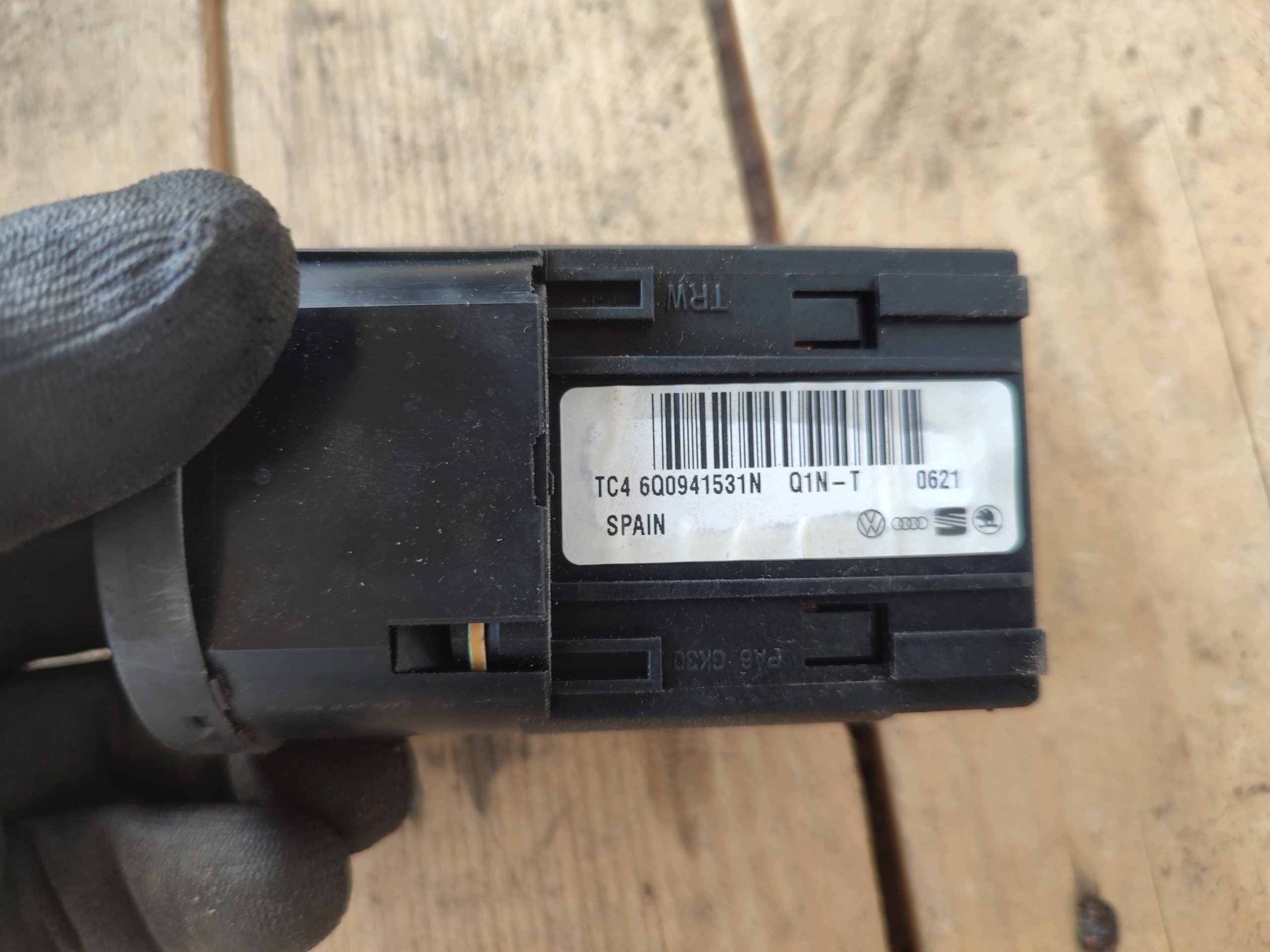 light switch VOLKSWAGEN TRANSPORTER T5 6Q0941531N