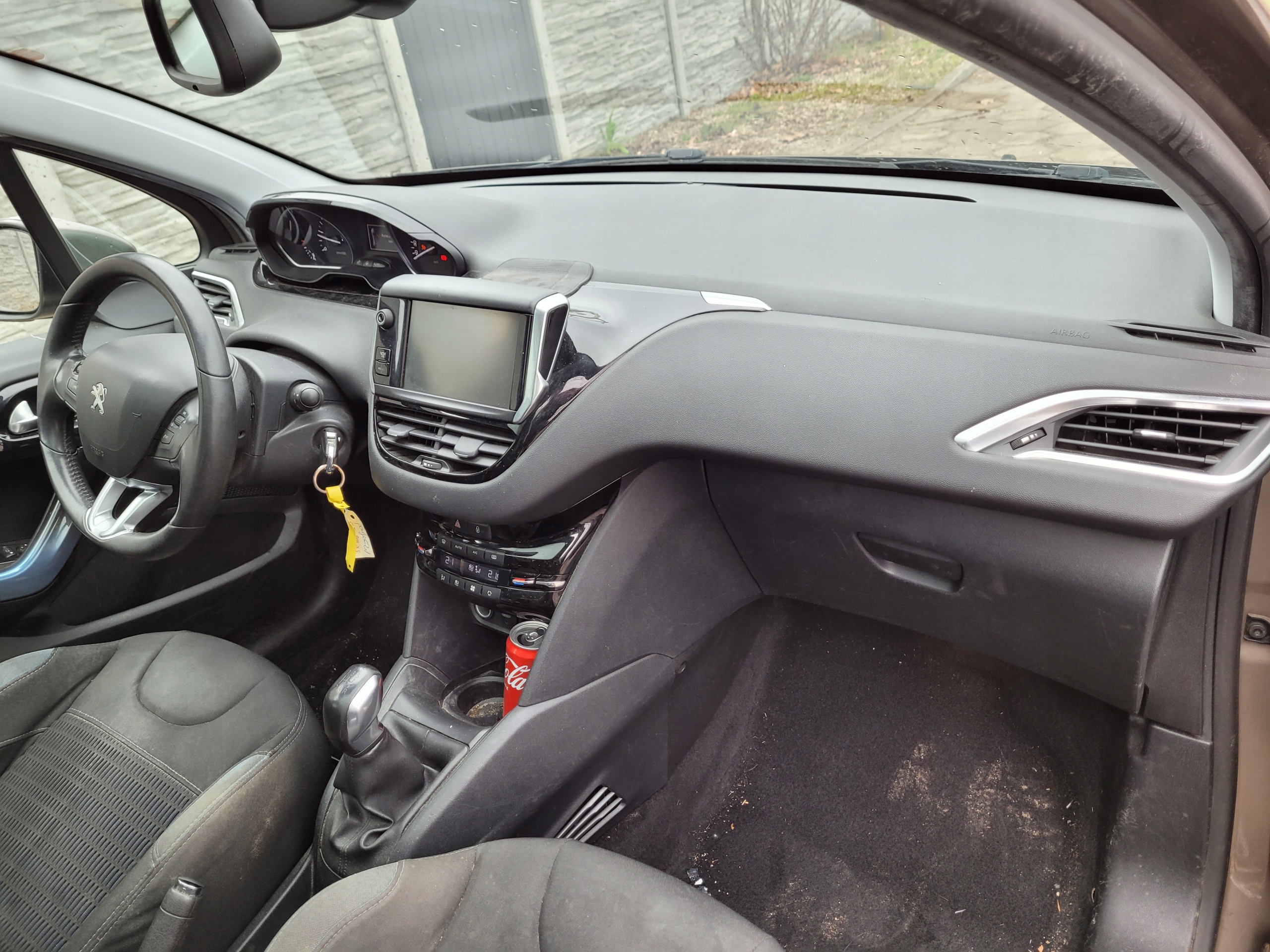 dashboard instrument panel console airbag PEUGEOT 208 and 2008 and