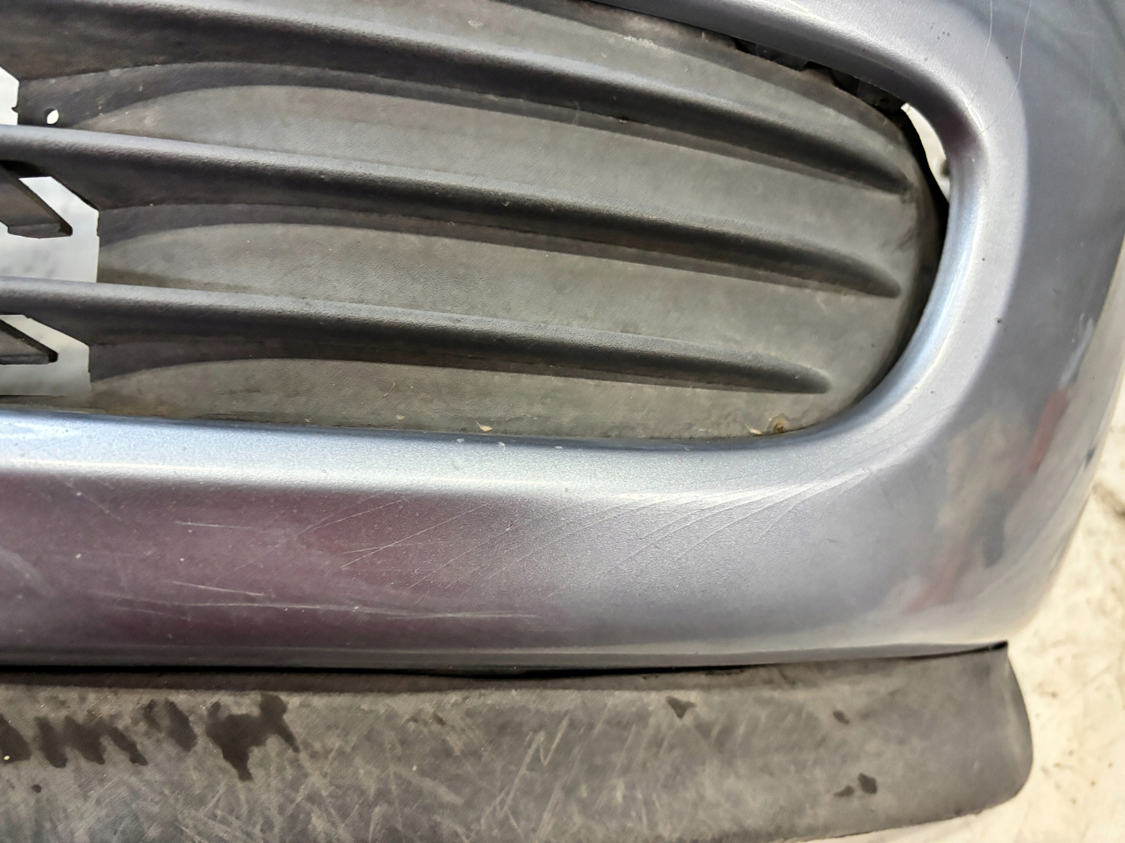 front bumper Opel Corsa C k: Z163
