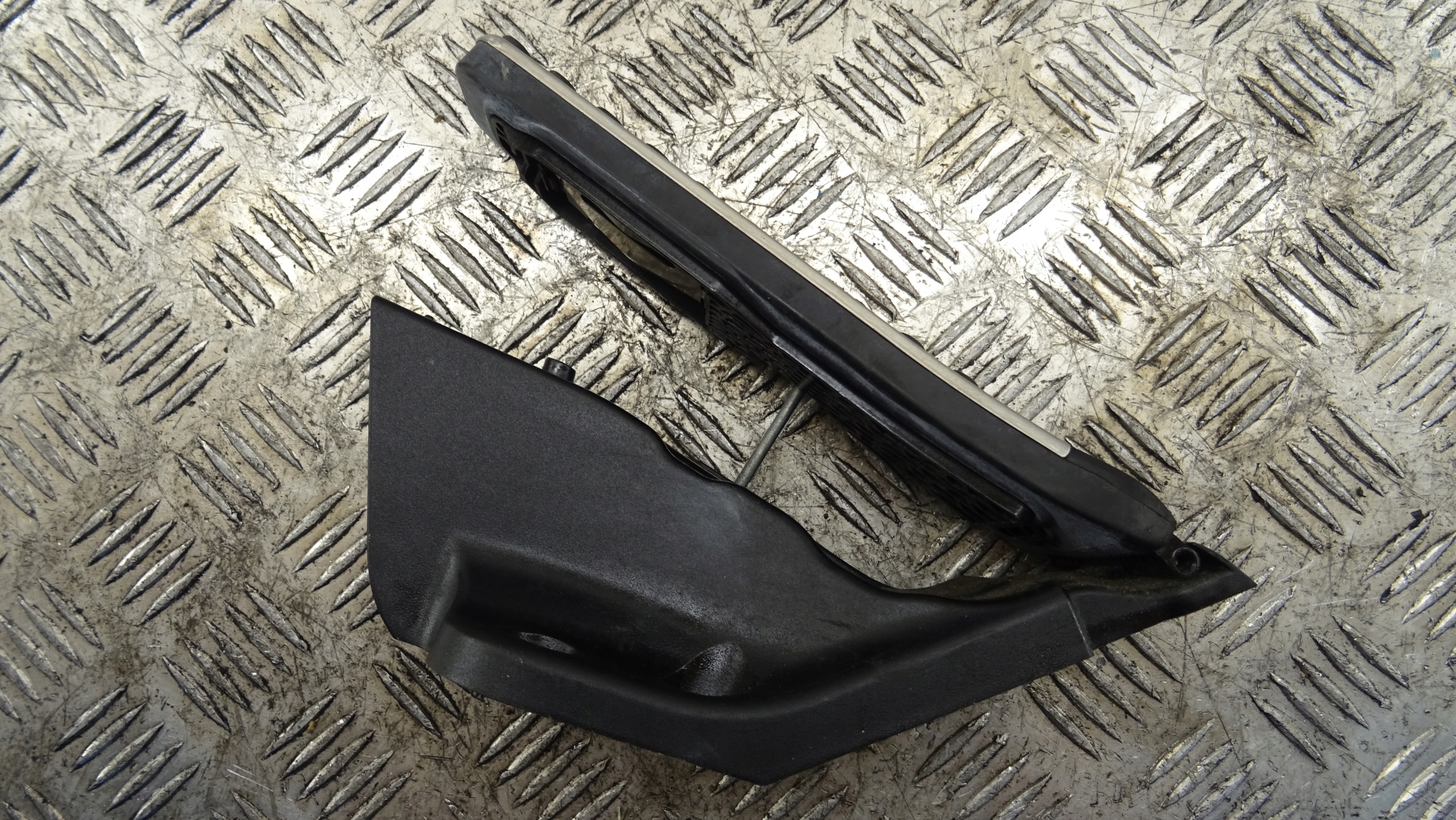 Gaspedal MERCEDES W205 A2053000104 nr M208