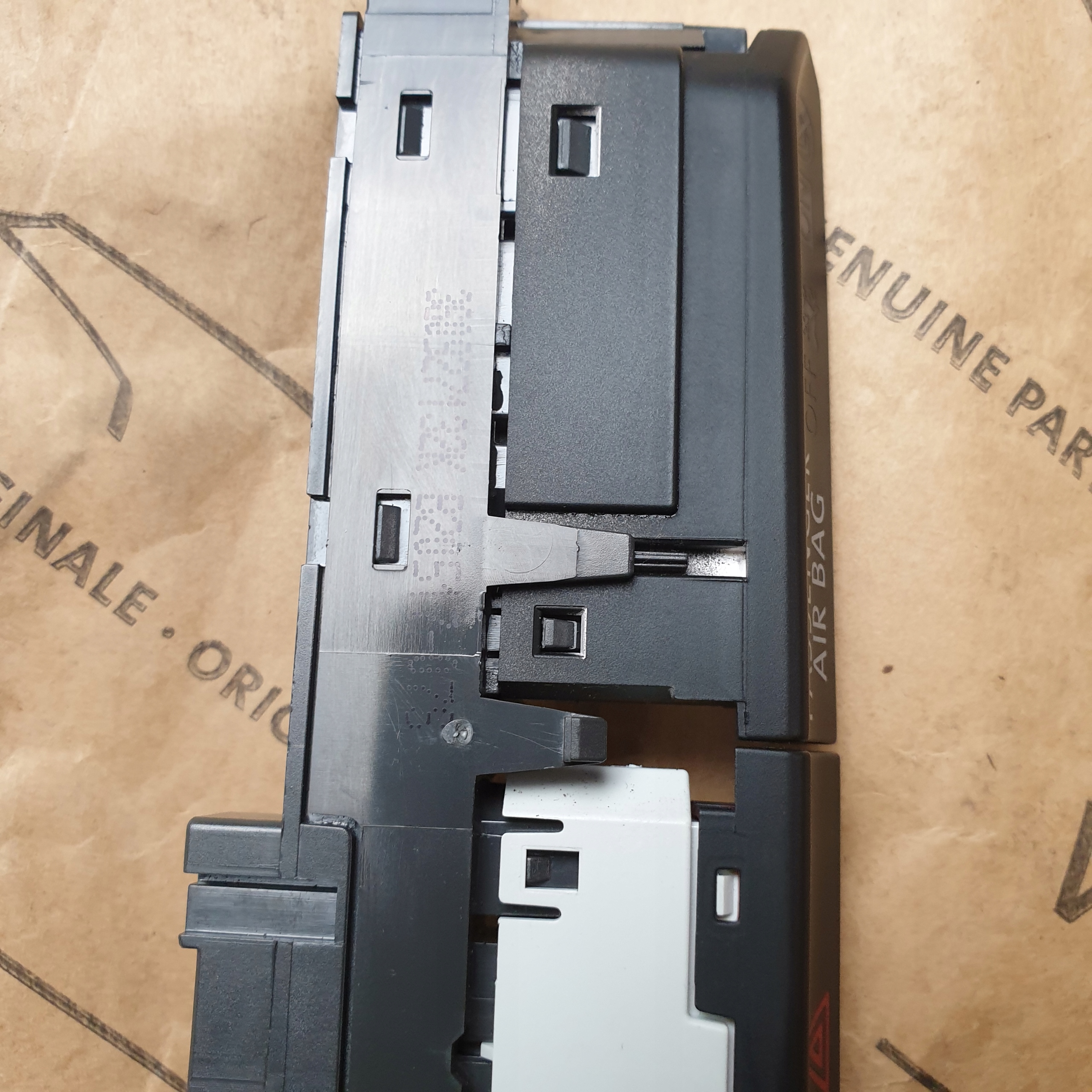 light switch of warning lights PANEL PRZYCISKI VW PASSAT B8 3G ARTEON OE EU