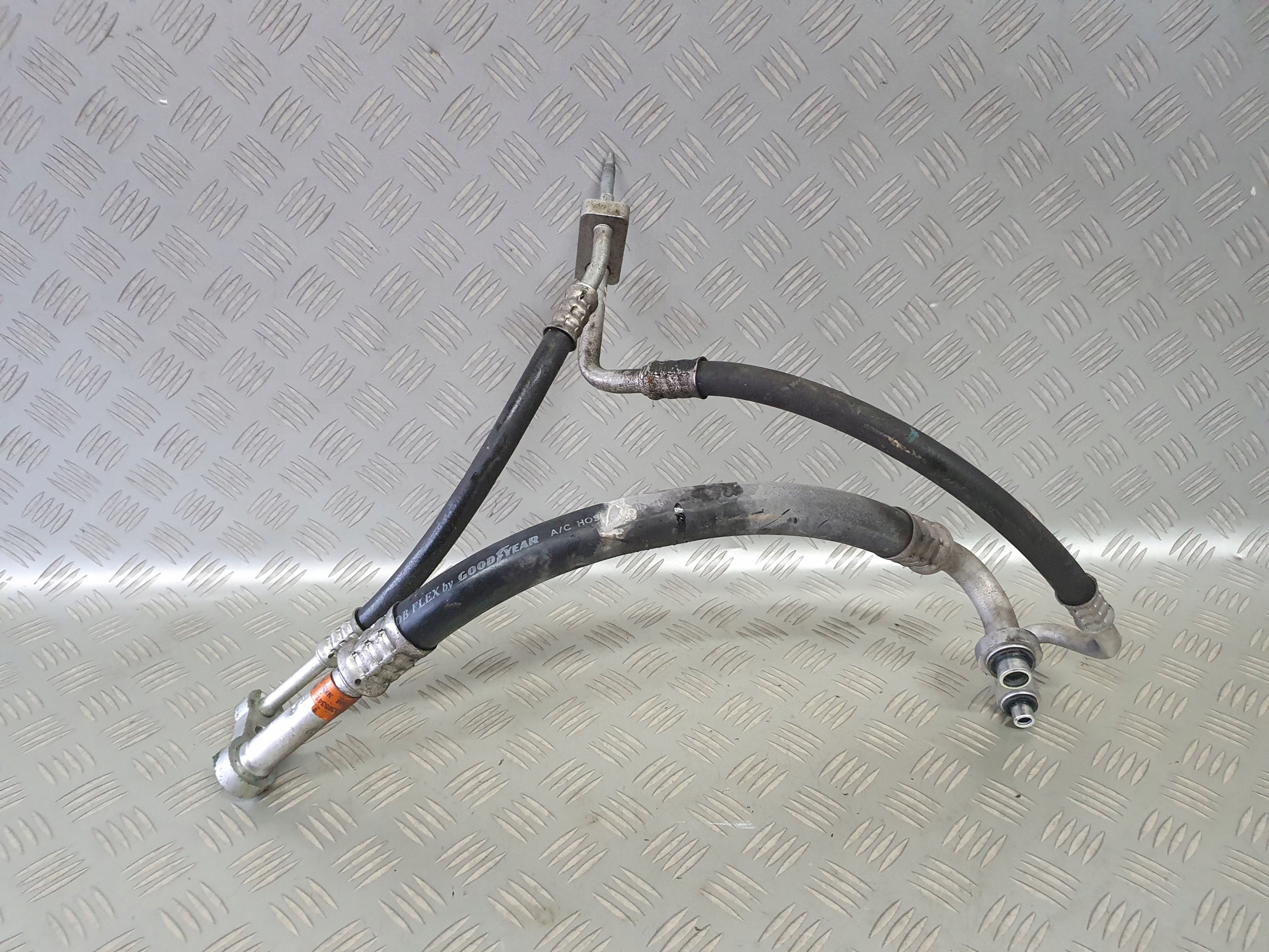 PRZEWOD KLIMATYZACJI OPEL MERIVA B 1 4 16V A14XER