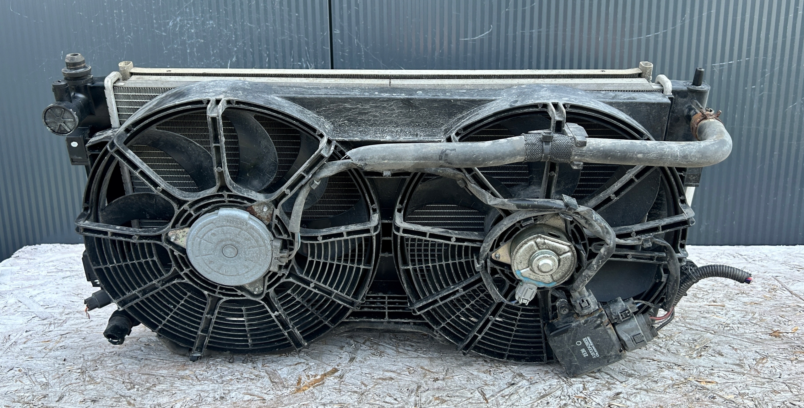 KOMPLET radiatore VENTOLA NISSAN LEAF e ZE0 10