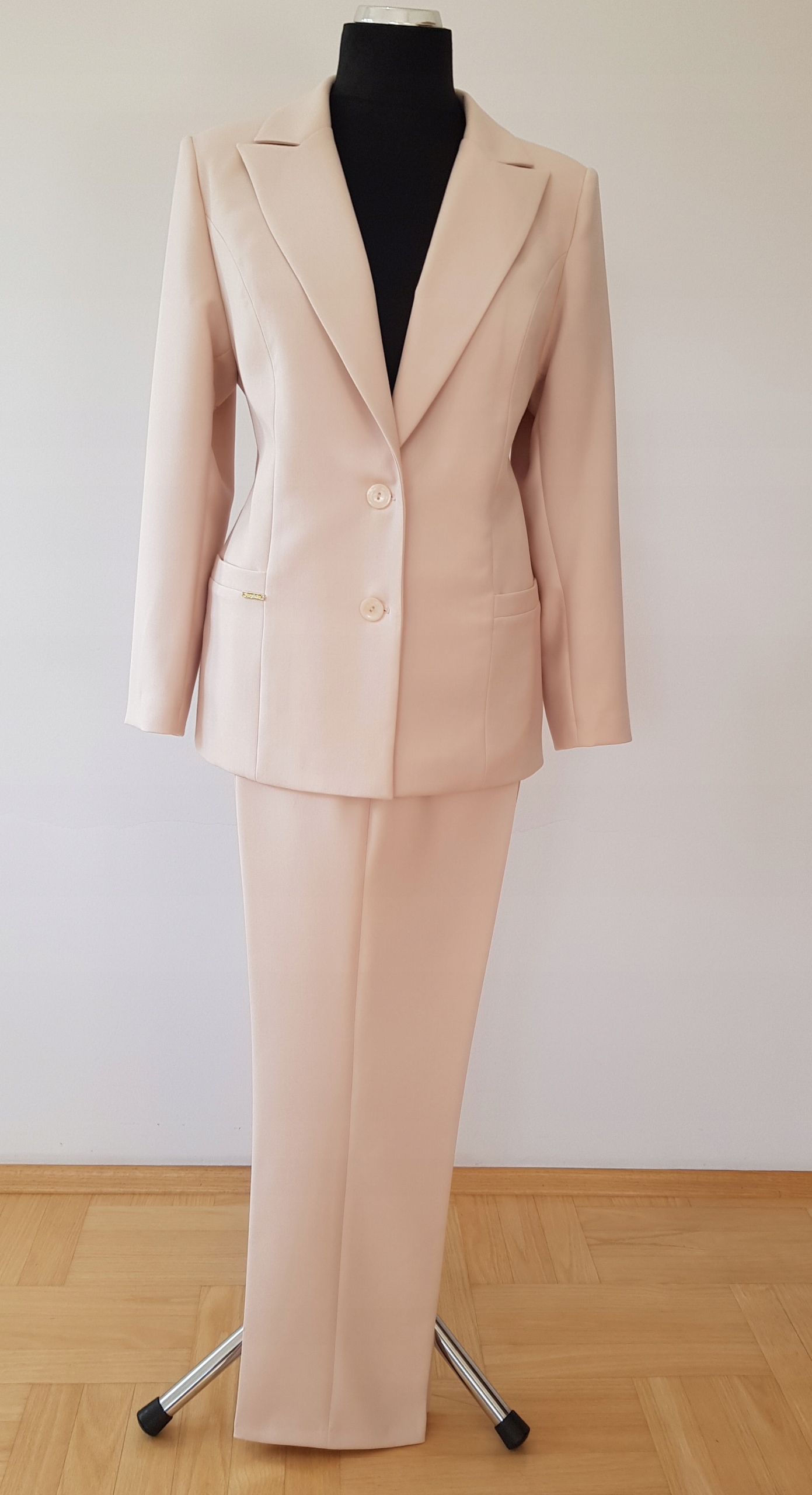 Obchodní Kostým S Kalhotami Světle Béžový 40-62