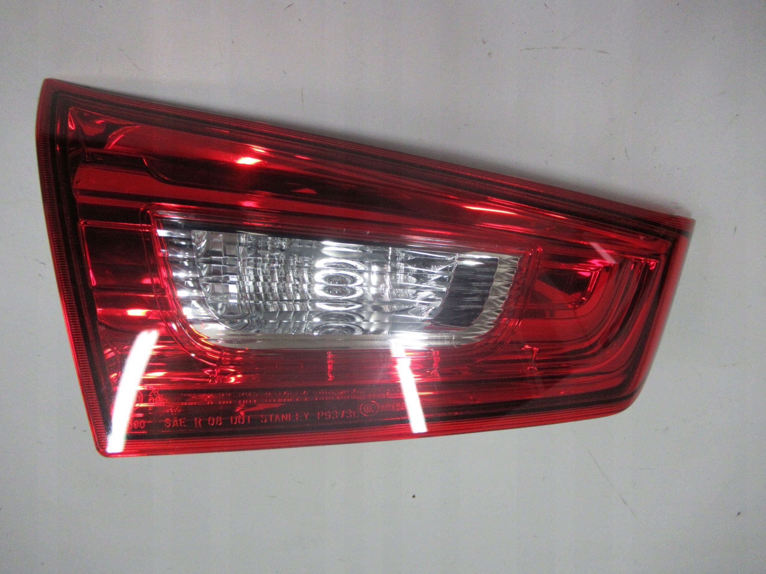 аутлендер задние фары. задний правый фонарь аутлендер 2015. фонарь задний мицубиси аутлендер 3. фонарь задний левый mitsubishi outlander 3 америка. фонарь противотуманный mitsubishi аутлендер задний левый.