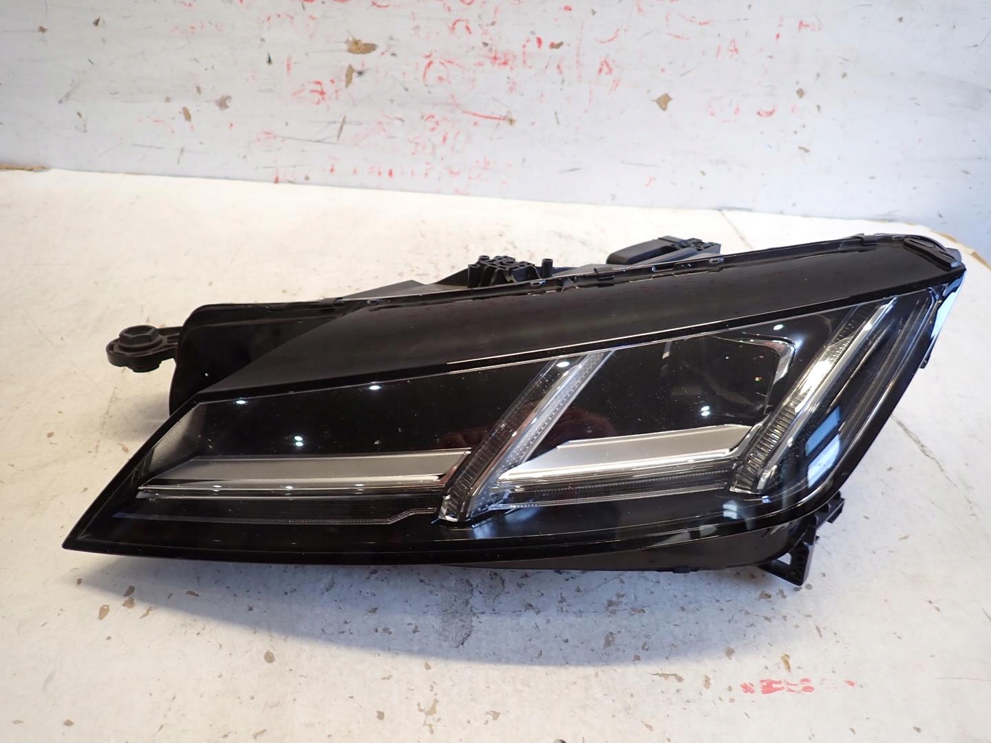 light front front left AUDI TT 2014- FULL LED MATRIX 8S0941035D