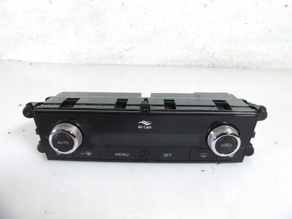SKODA SCALA PANEL Bouches buses 654907044G