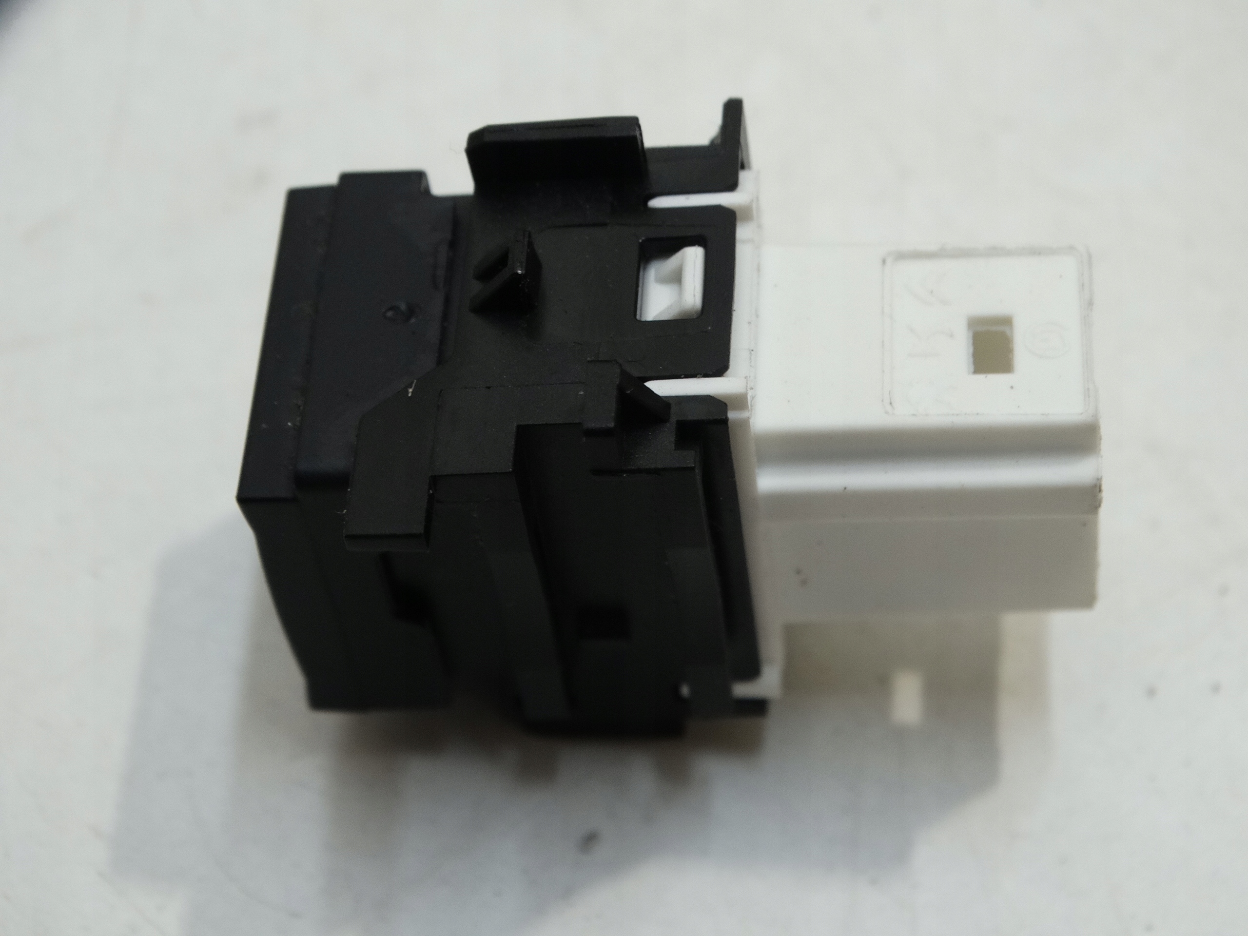 switch button running for BATERII CITROEN C4 III ELEKTRYK 98342657ZD