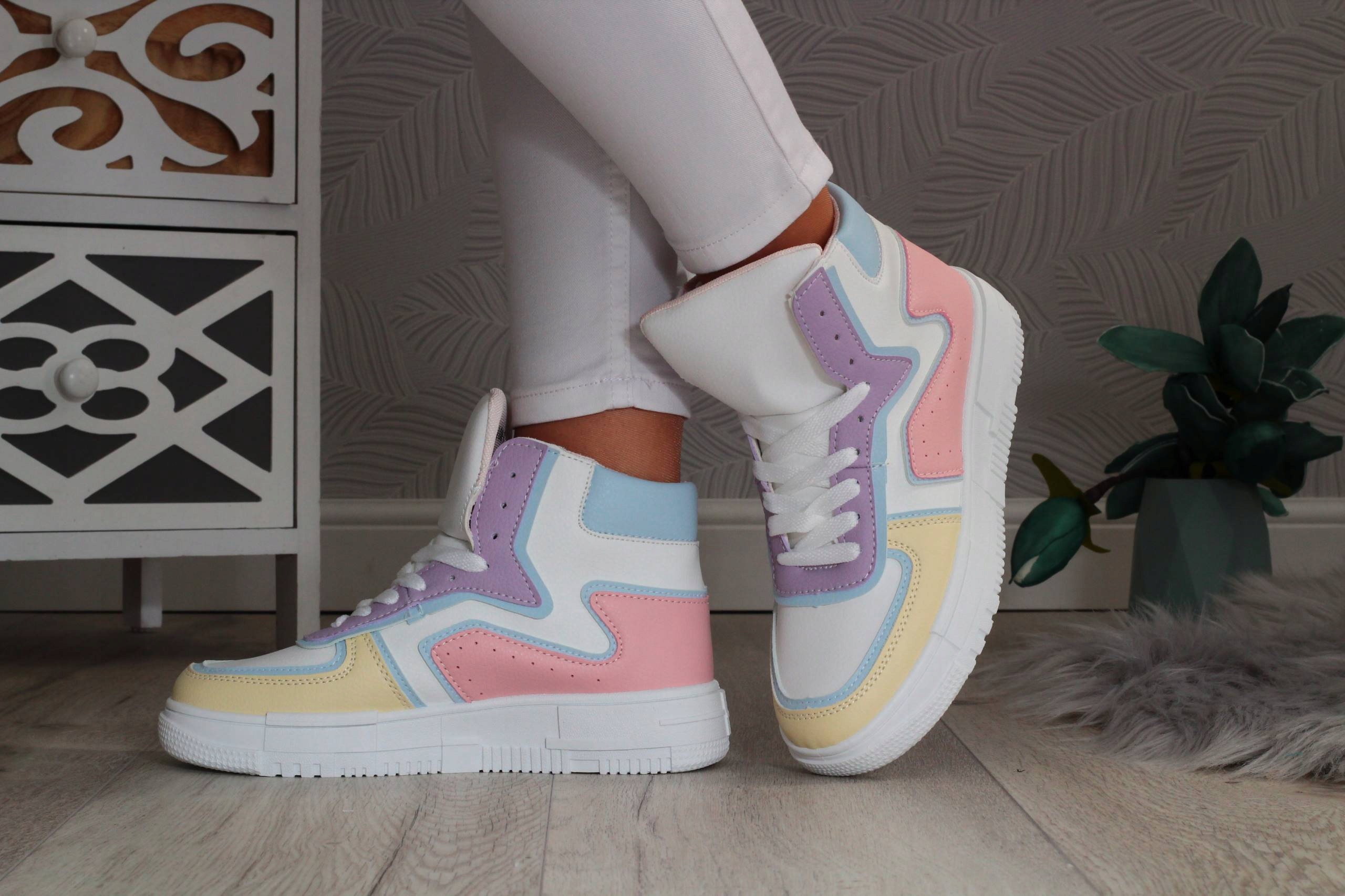 ADIDASY DAMSKIE BUTY SPORTOWE SNEAKERSY ZA KOSTKĘ Rozmiar 38