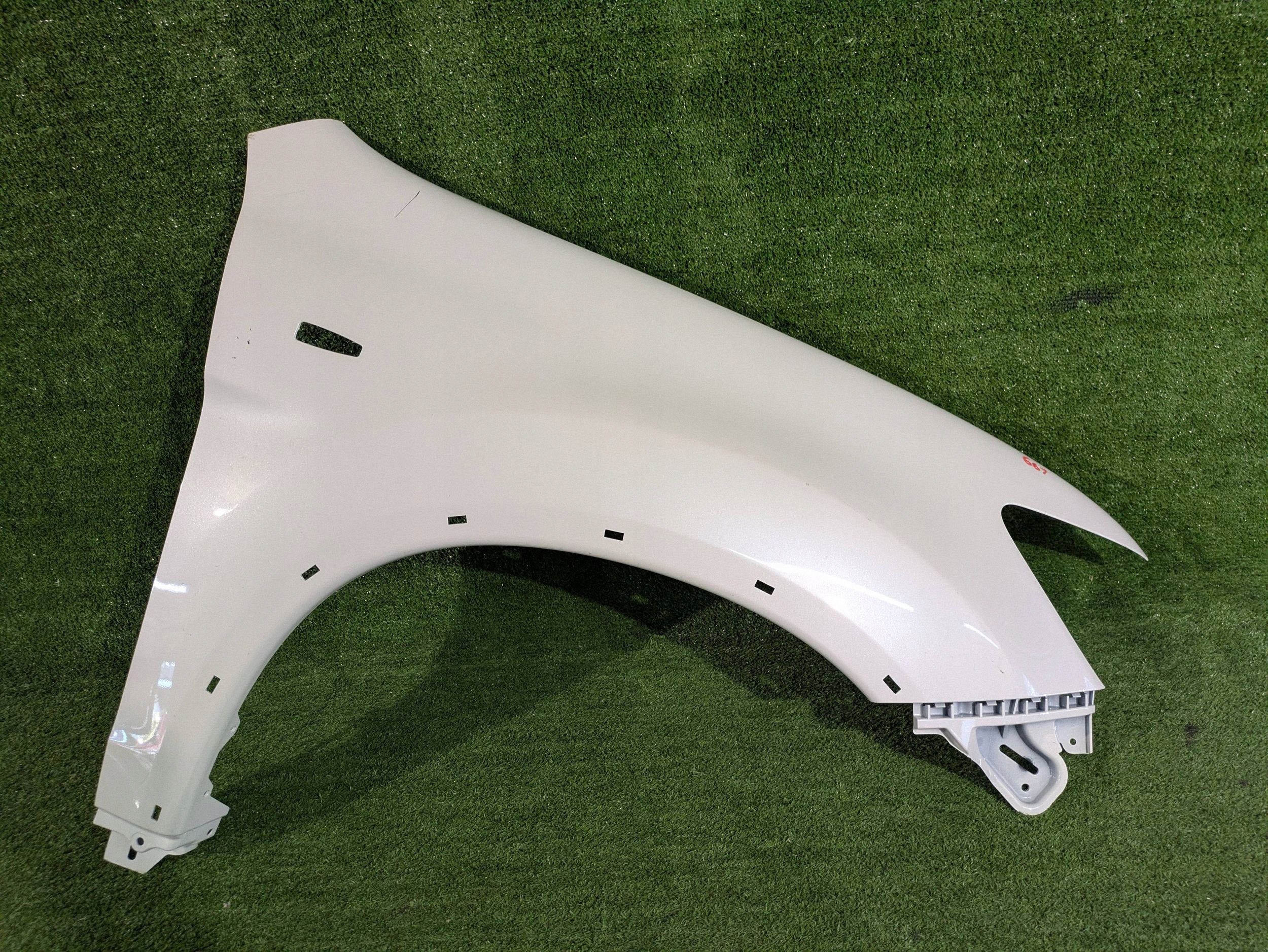 fender front right front MITSUBISHI ASX 10- NR.B661