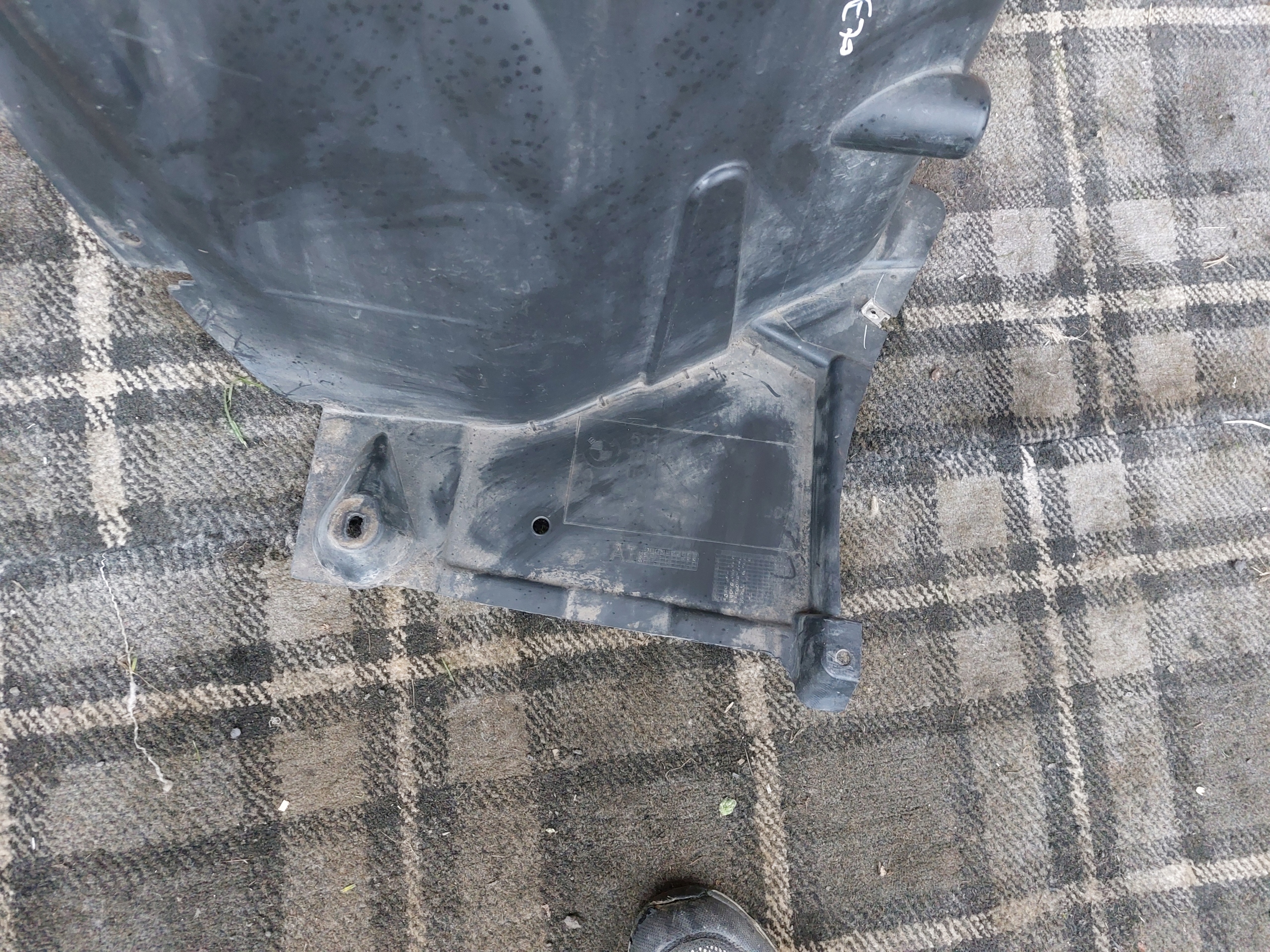 BMW E70 X5 mudguard left front
