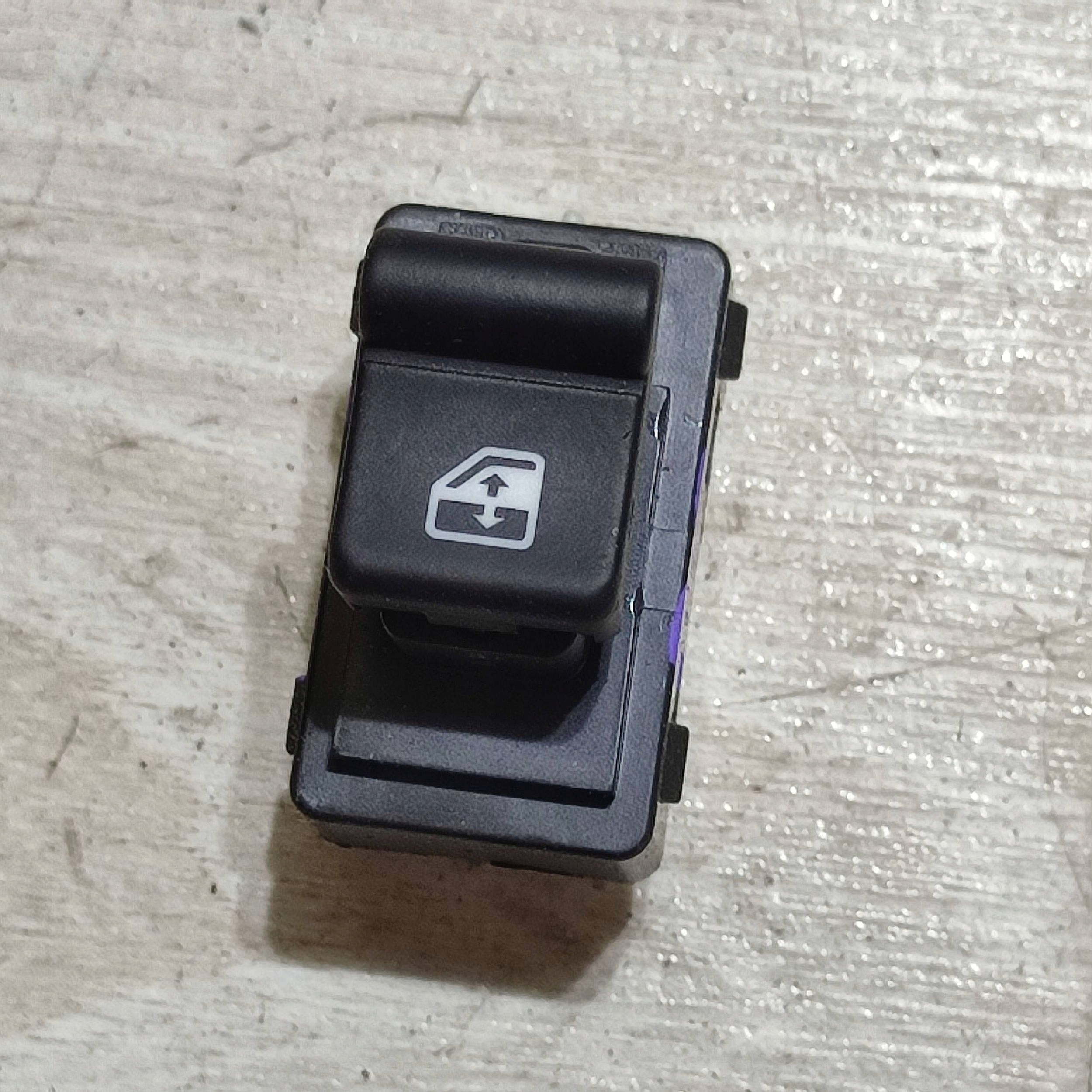 window control switch rear part side right Fiat 500X 599E
